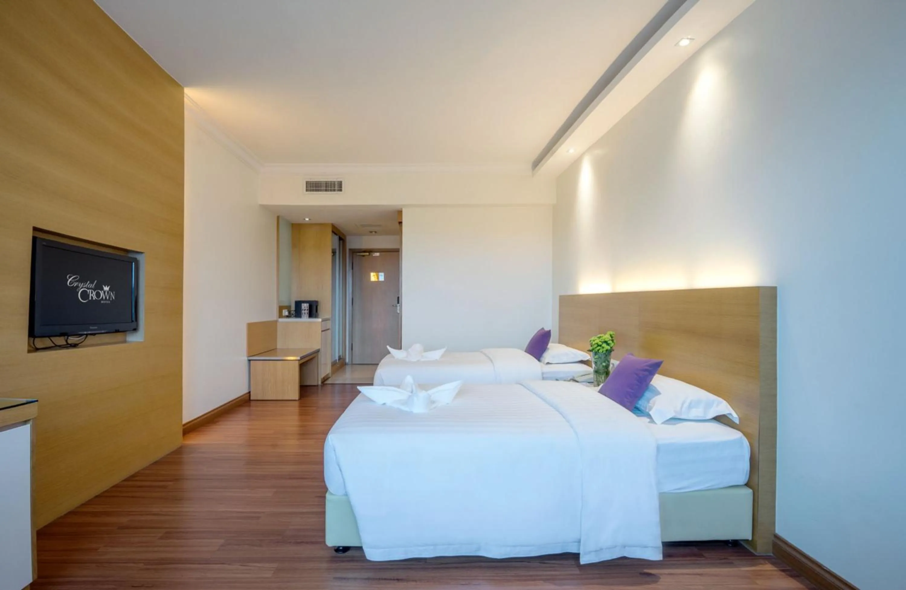 Bed in Crystal Crown Hotel Petaling Jaya