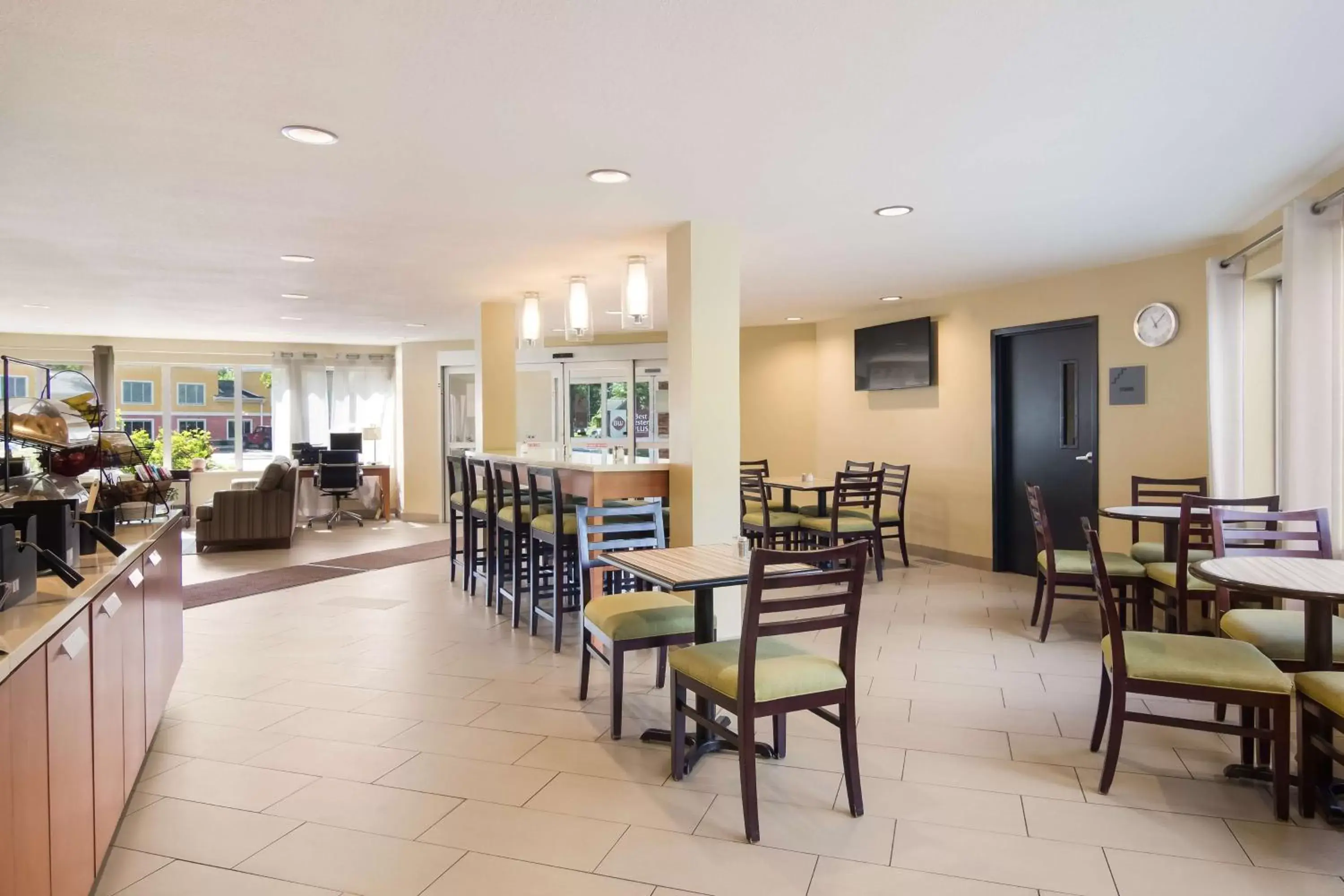 Breakfast, Restaurant/Places to Eat in Best Western Plus Traverse City