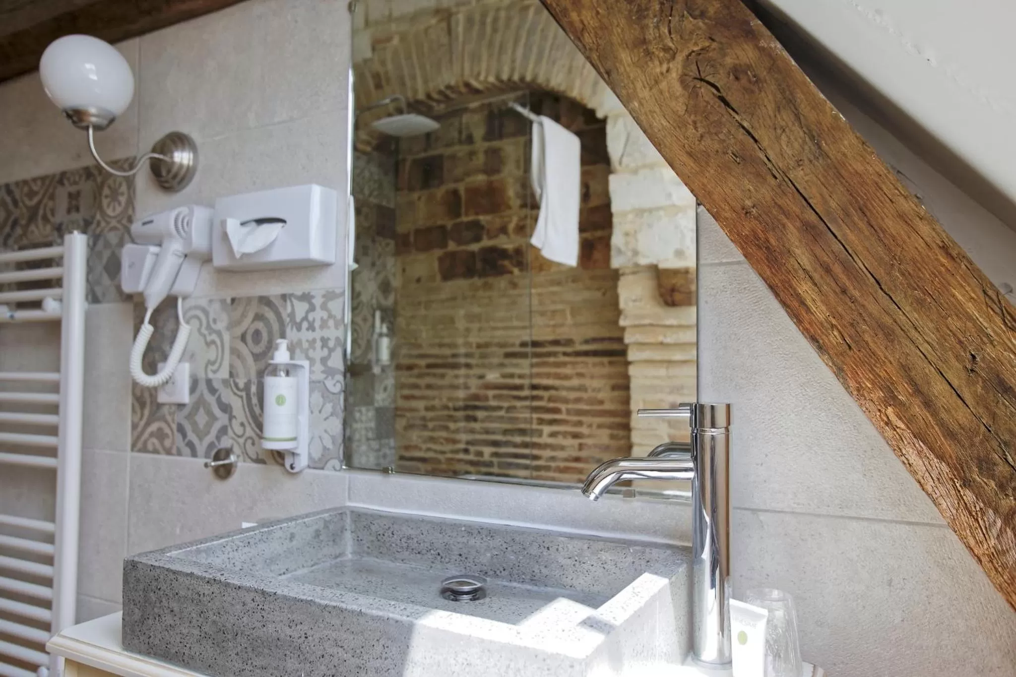 Bathroom in Hotel Saint Georges