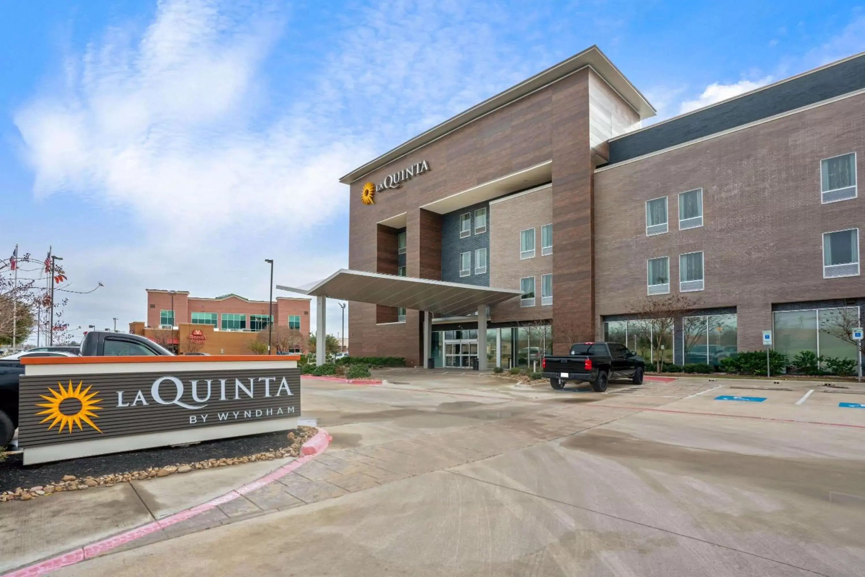 Property Building in La Quinta by Wyndham College Station South