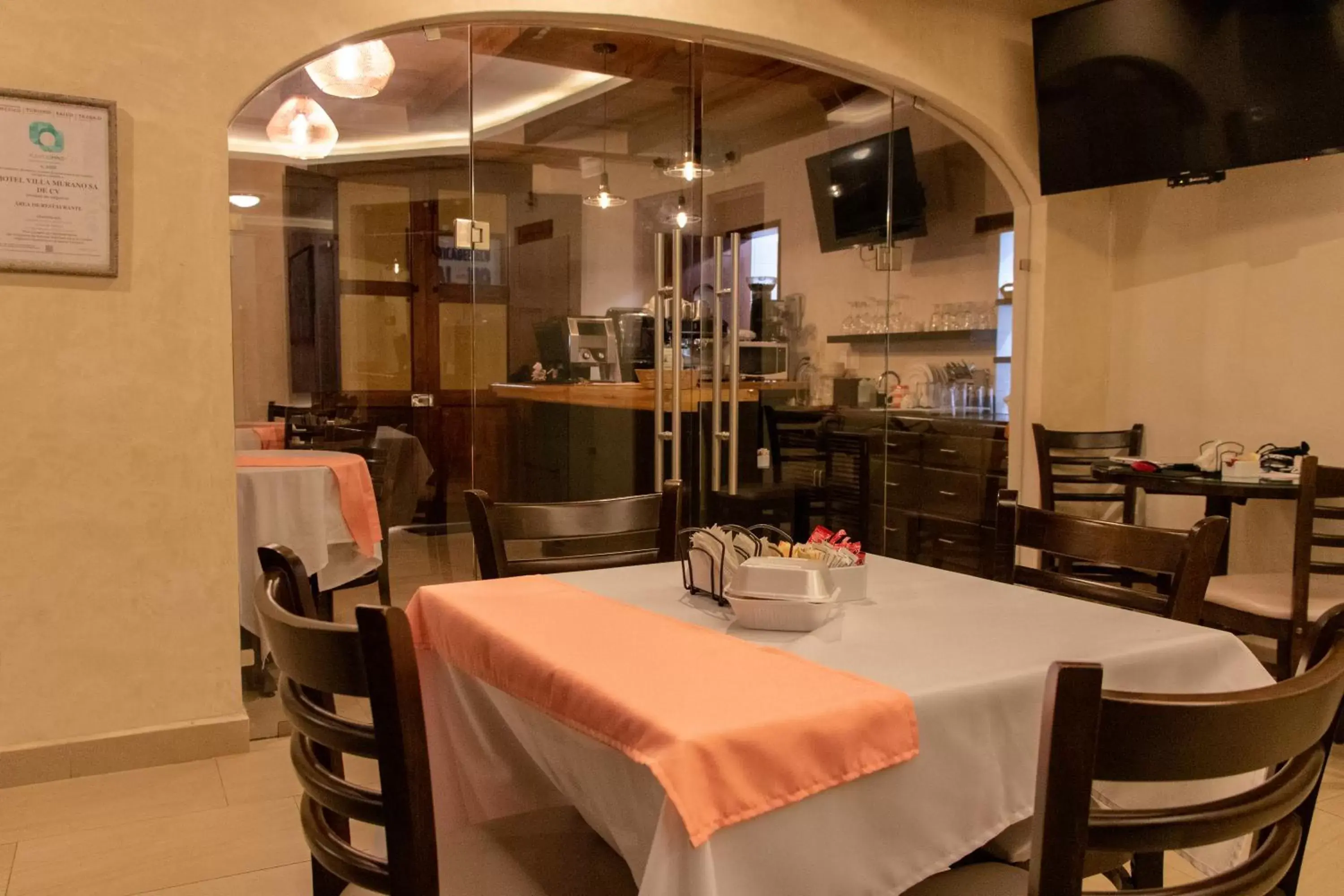 Restaurant/Places to Eat in Hotel Villa Murano