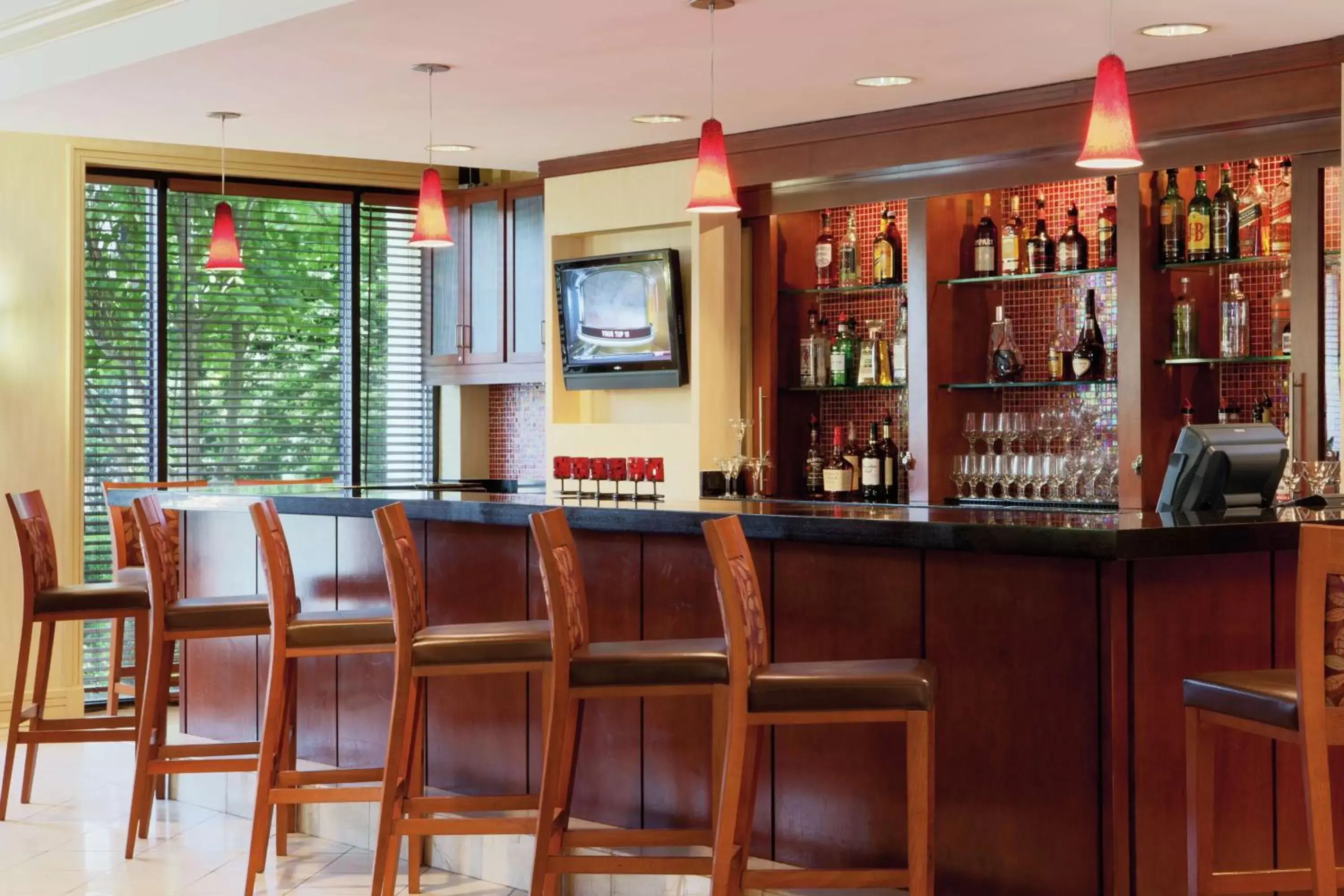 Lounge or bar, Lounge/Bar in DoubleTree by Hilton Atlanta Airport