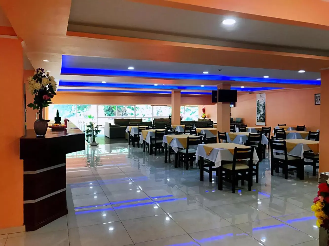 Restaurant/places to eat in Hotel Amayal Restaurant/places to eat in Hotel Amayal