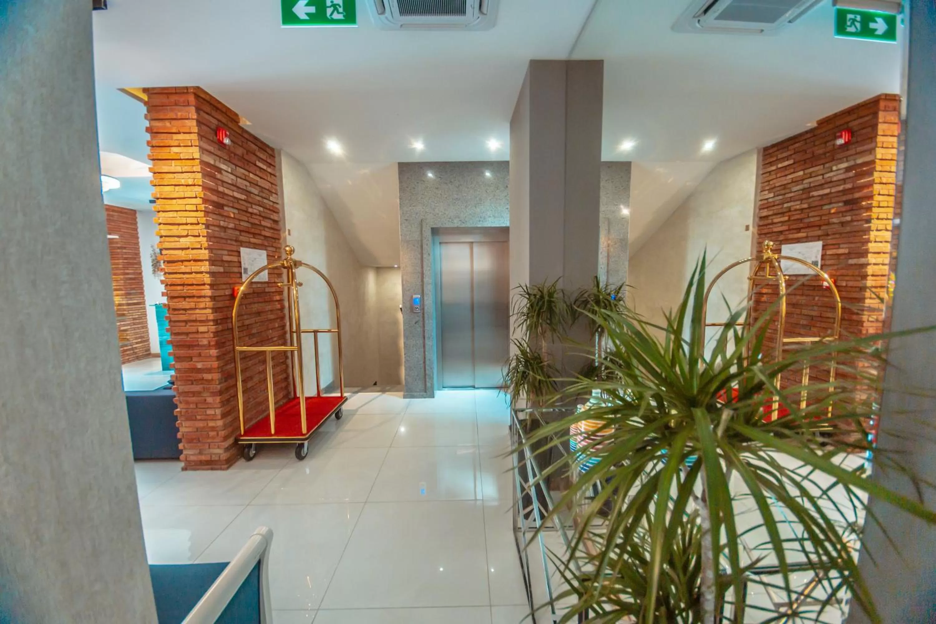 elevator in Hotel Banovani