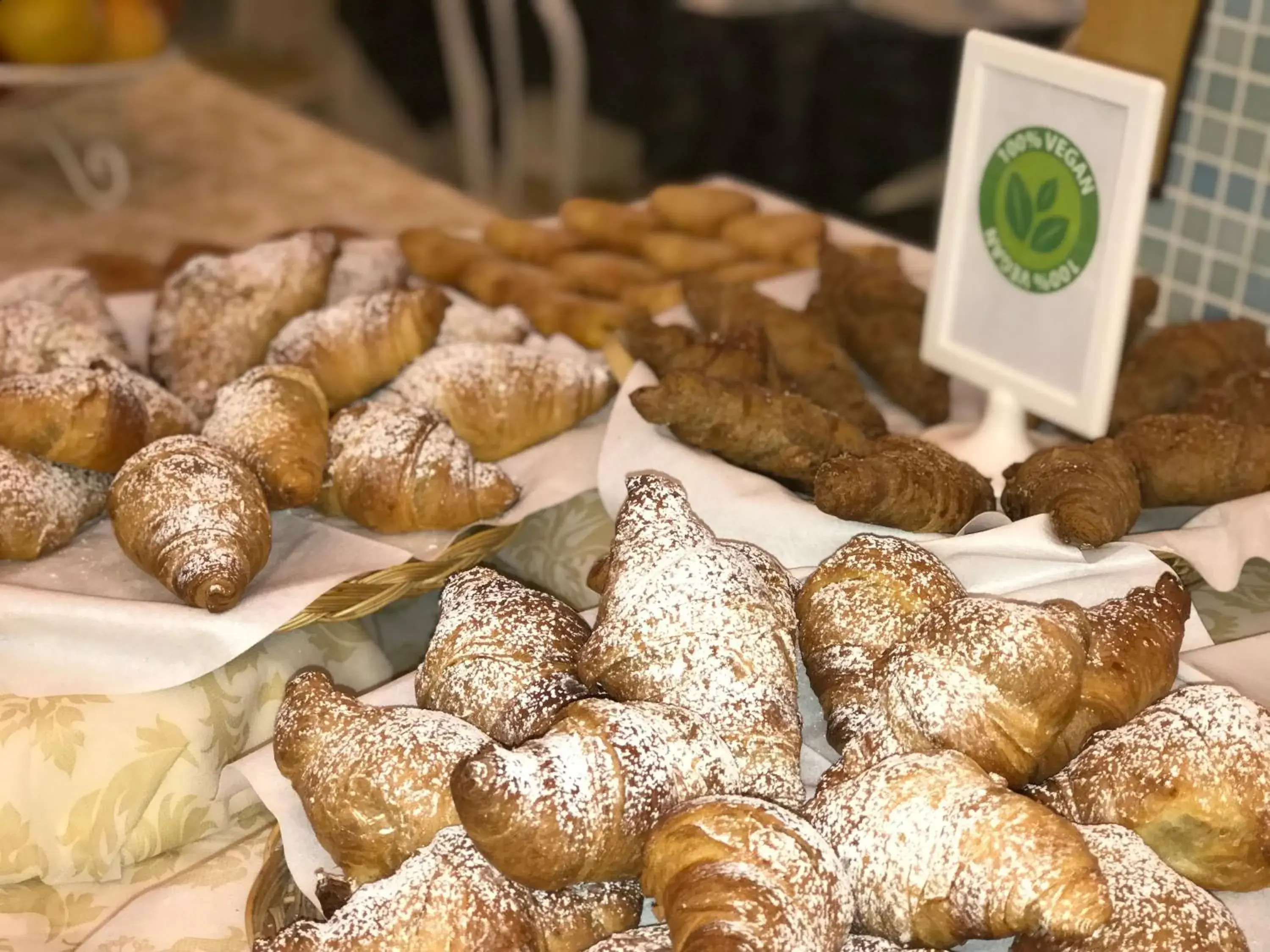 Breakfast in Hotel Montmartre