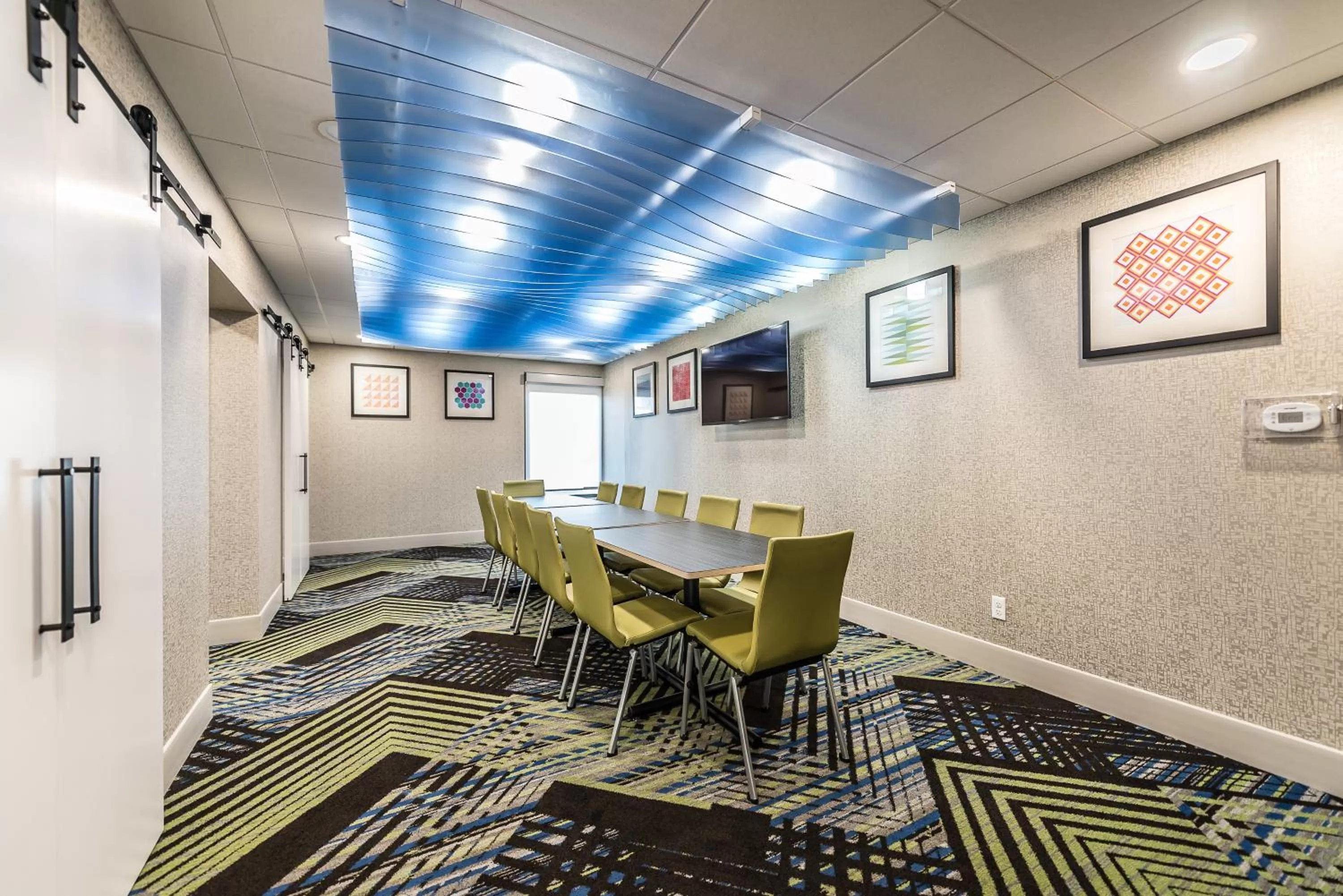 Meeting/conference room in Holiday Inn Express Flint-Campus Area by IHG