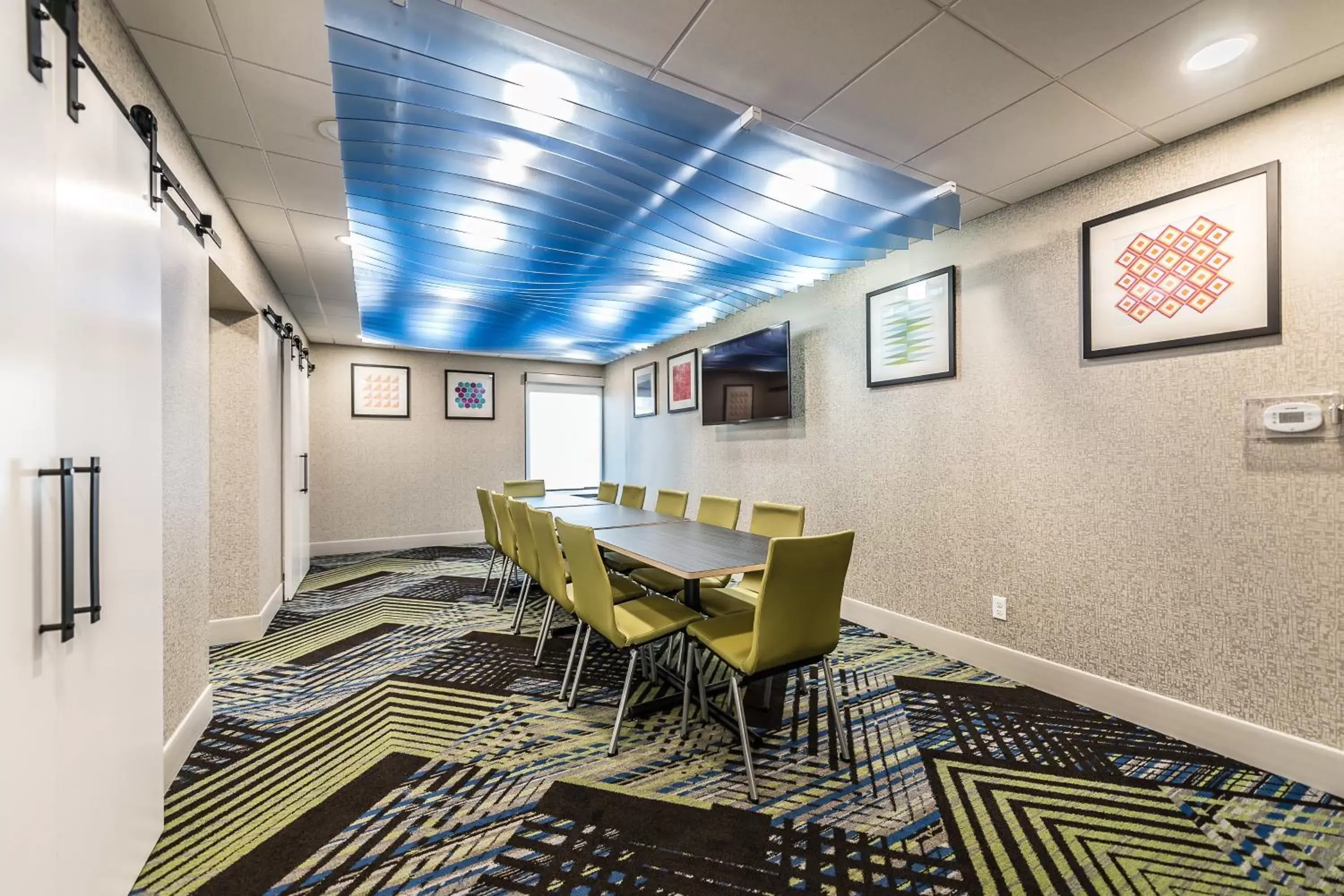 Meeting/conference room in Holiday Inn Express Flint-Campus Area, an IHG Hotel