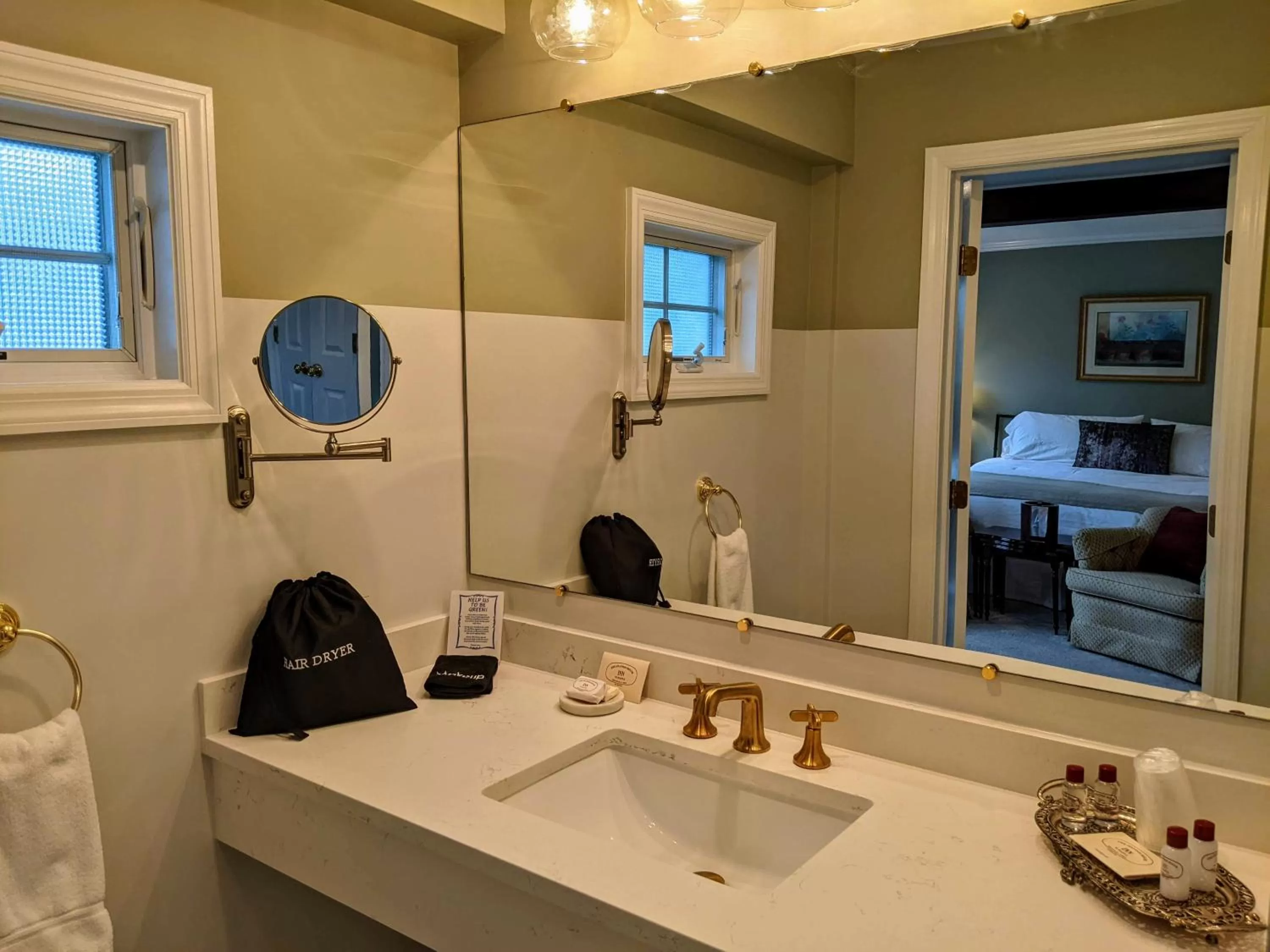 Bathroom in Stanton House Inn