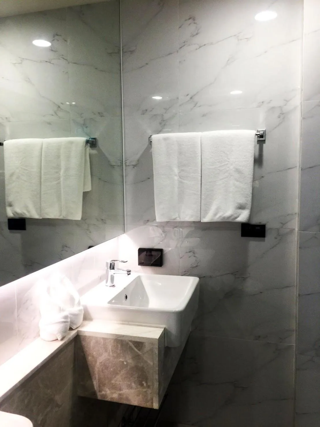 Bathroom in Studio Ekamai