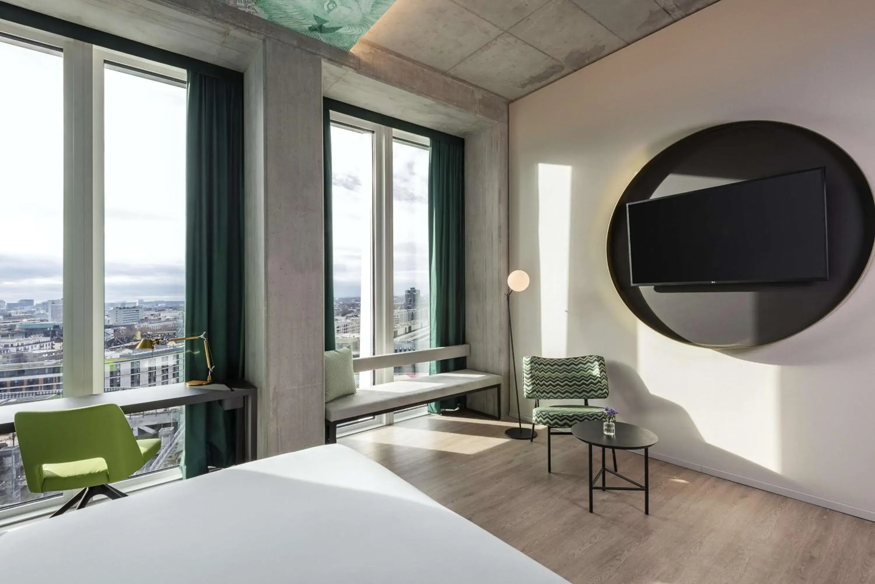 Bedroom, TV/Entertainment Center in nhow Frankfurt