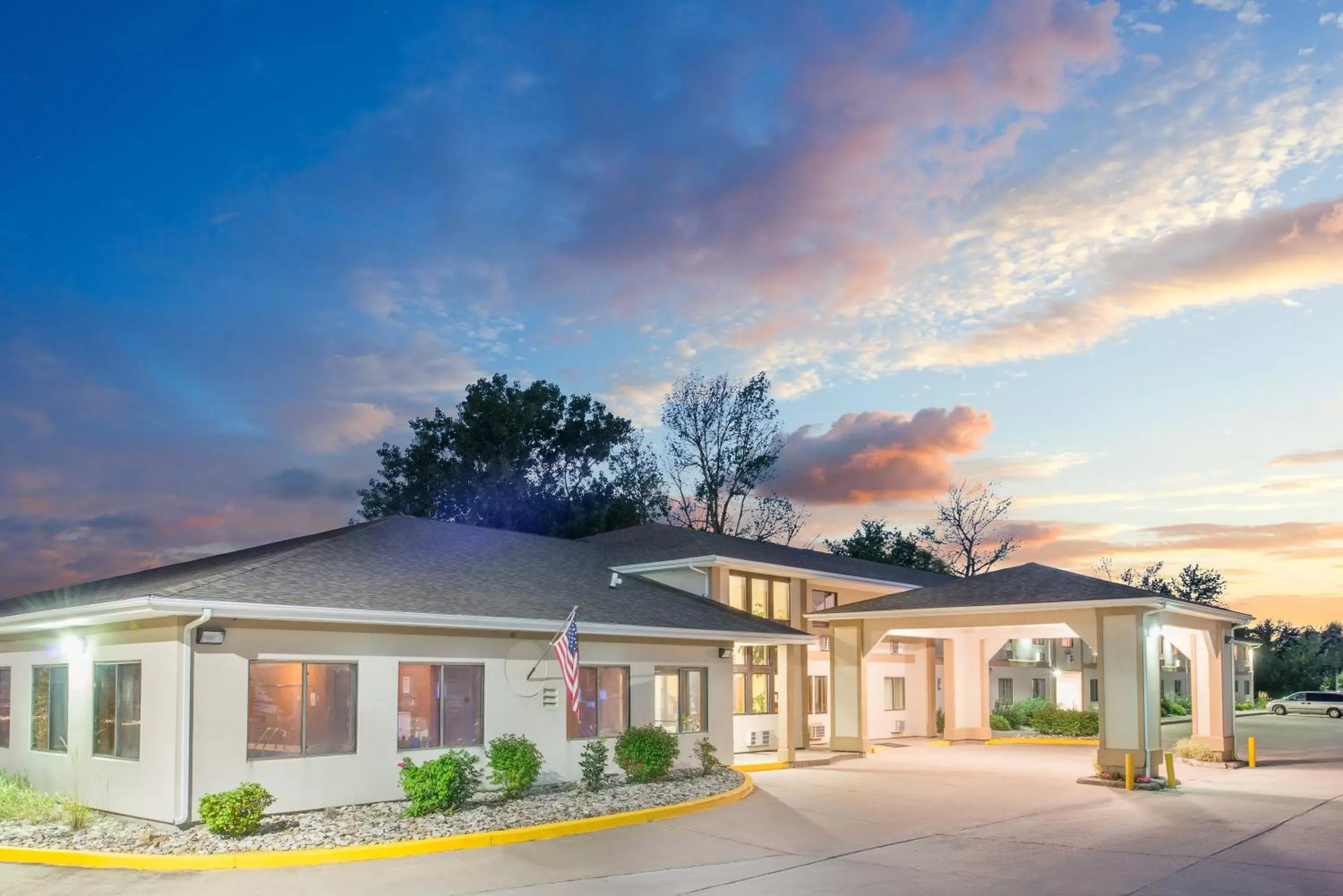 Facade/entrance, Property Building in Super 8 by Wyndham Ottumwa