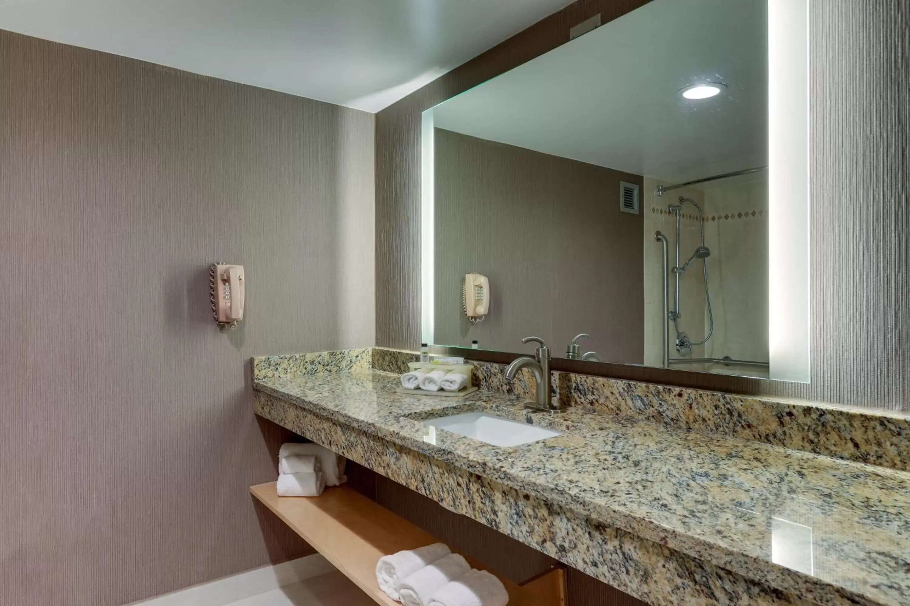 Bathroom in Holiday Inn Express Aberdeen-Chesapeake House, an IHG Hotel