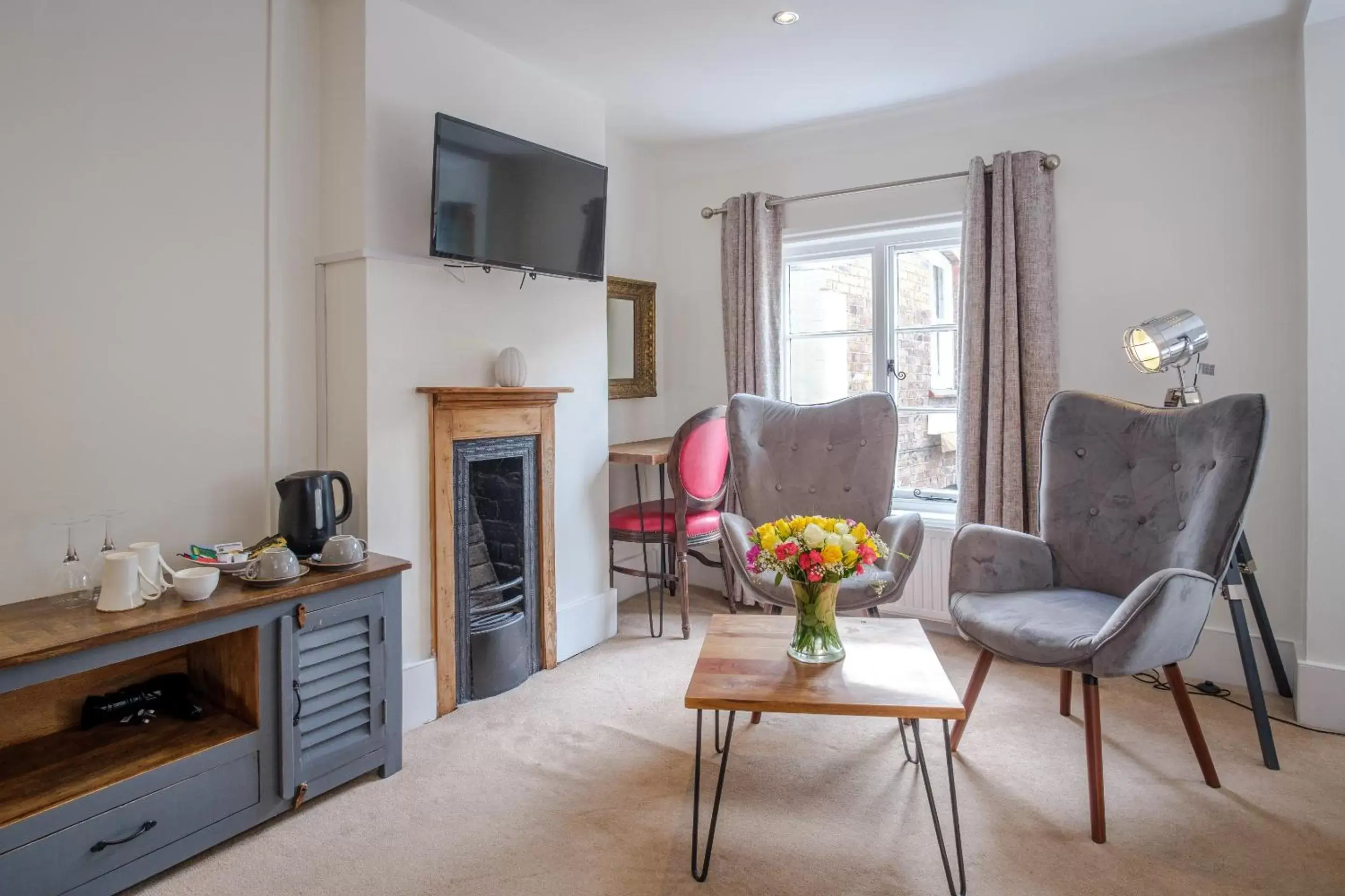 Bedroom, Seating Area in White Hart Inn