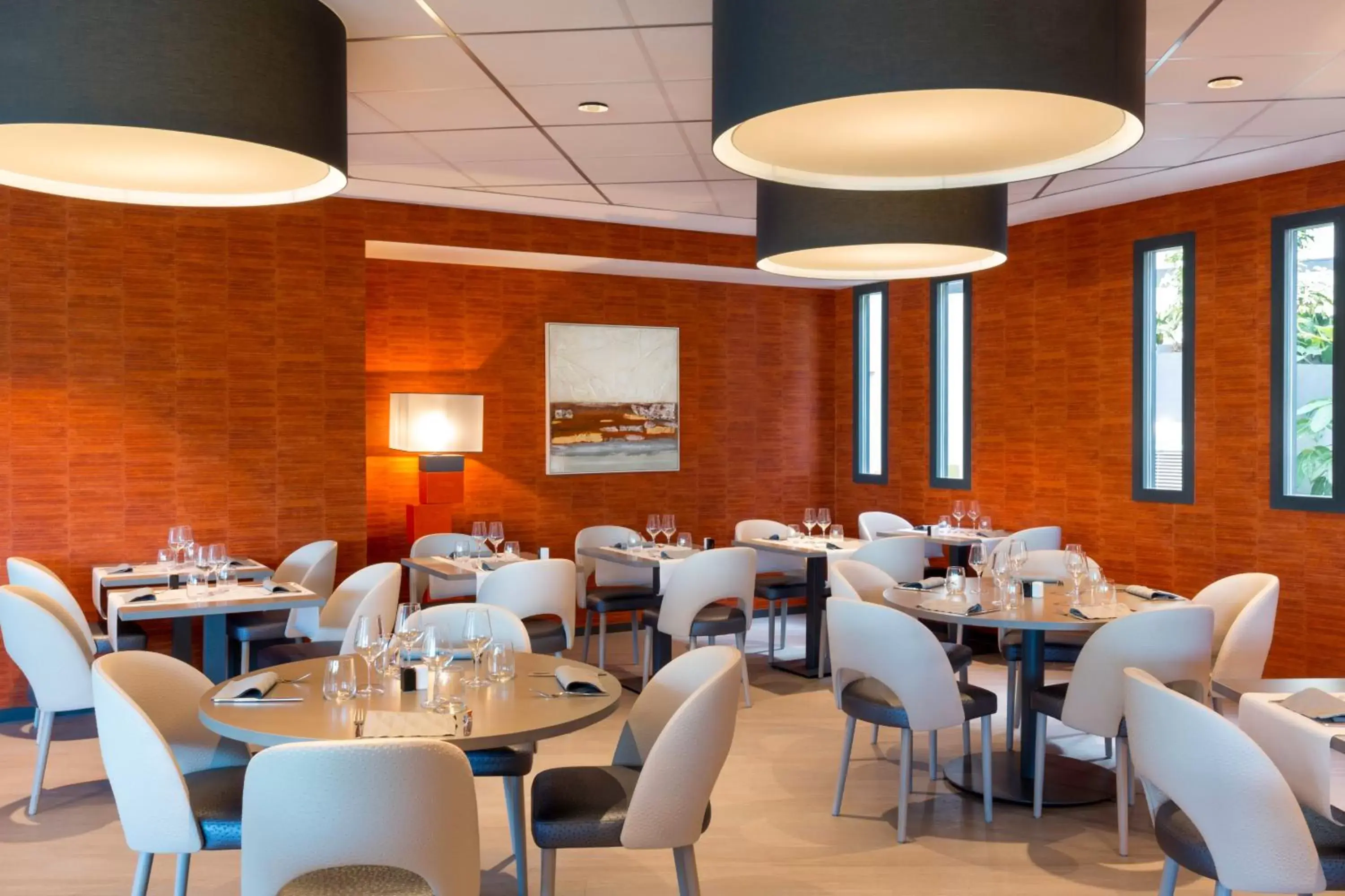 Restaurant/Places to Eat in Best Western Plus Hôtel Escapade Senlis