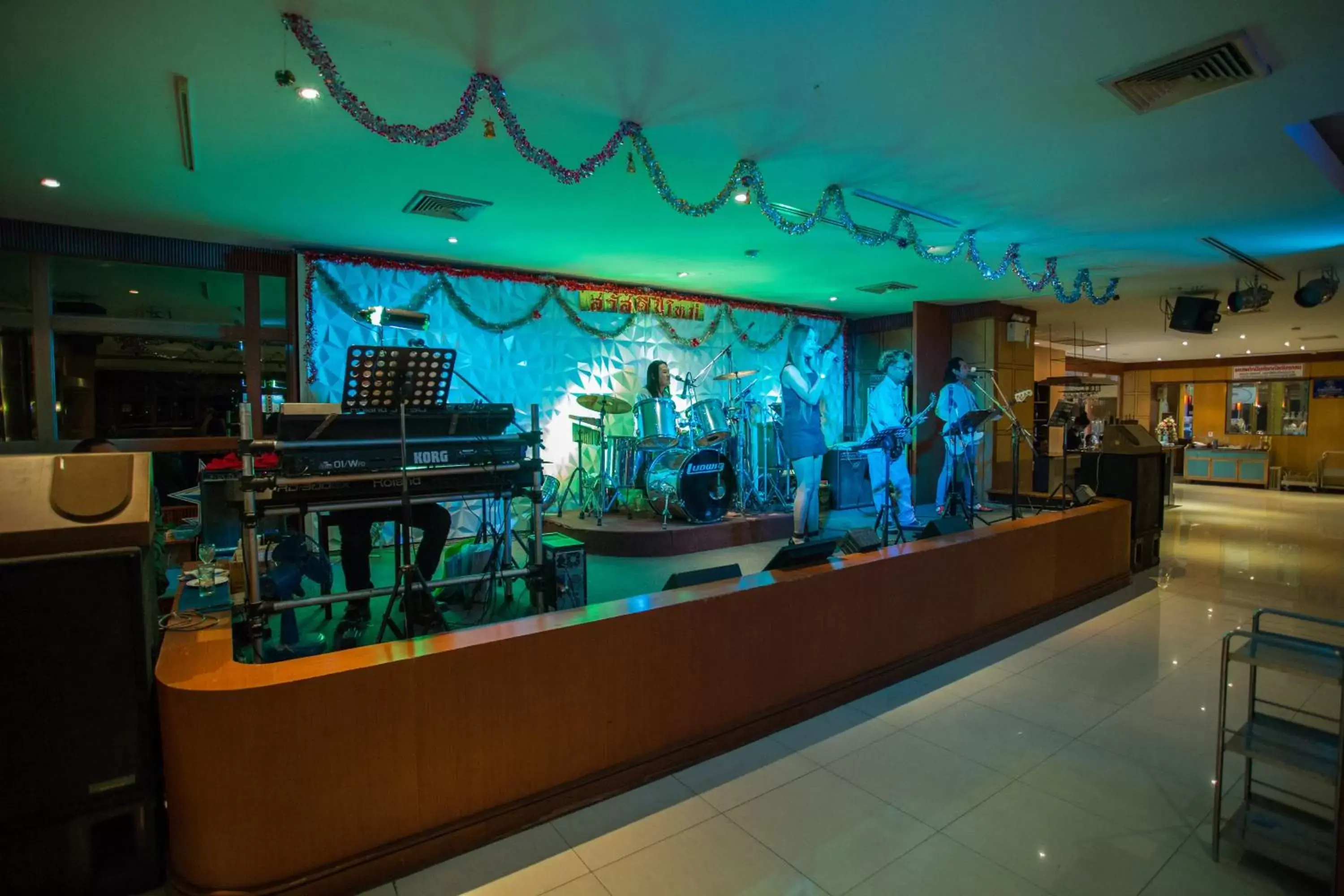 Restaurant/places to eat in Seeharaj Hotel Restaurant/places to eat in Seeharaj Hotel