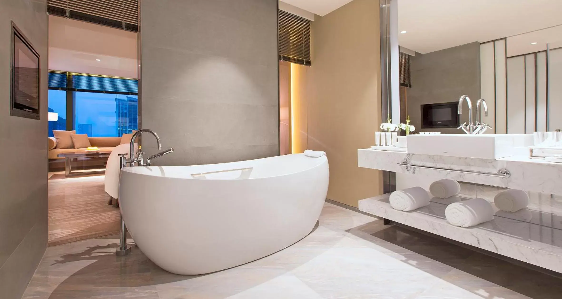 Photo of the whole room, Bathroom in Niccolo Chengdu