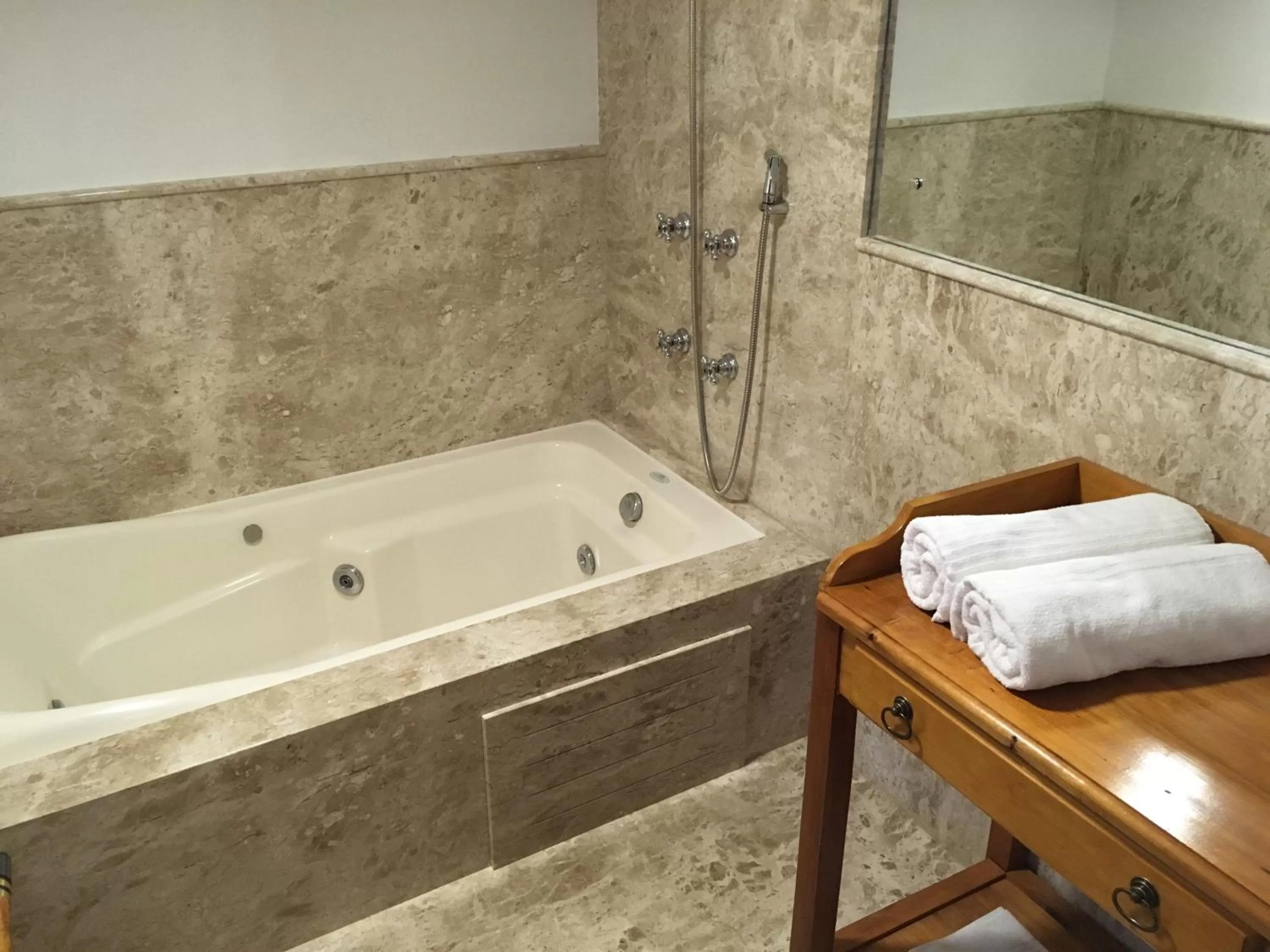 Bathroom in Farina Park Hotel