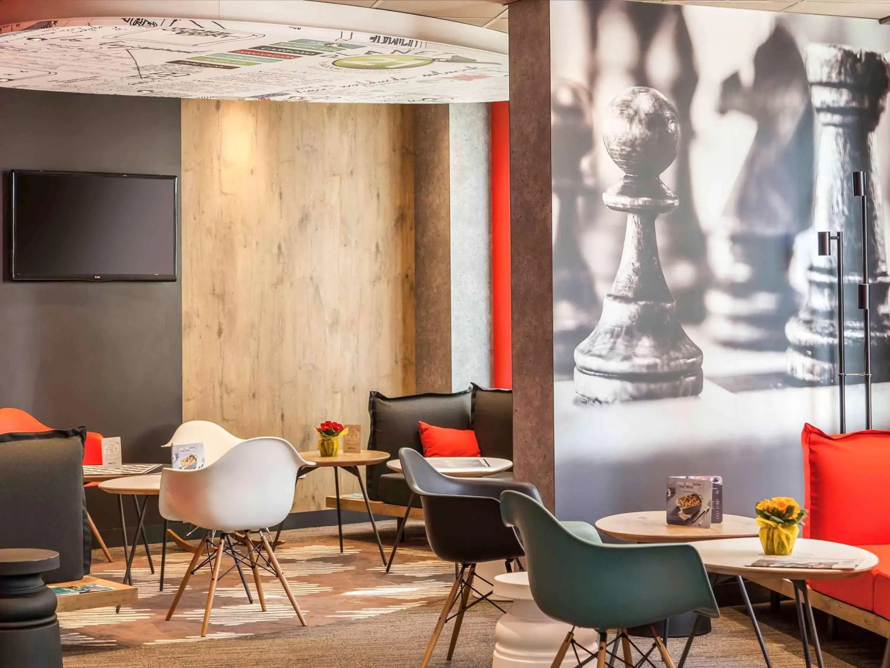 Lounge or bar, Restaurant/Places to Eat in ibis Poitiers Centre