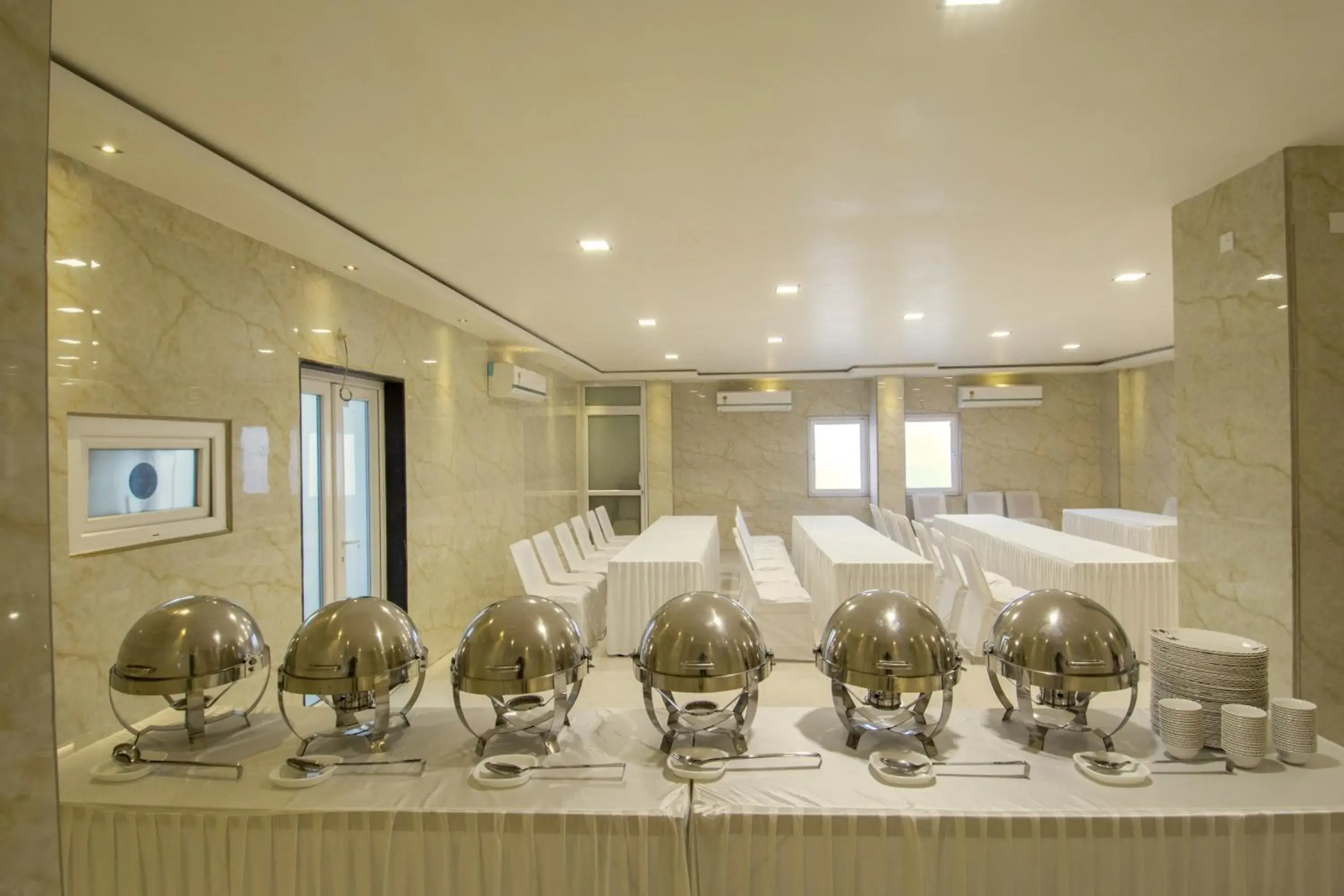 Restaurant/places to eat in Hotel Metropolitan Restaurant/places to eat in Hotel Metropolitan