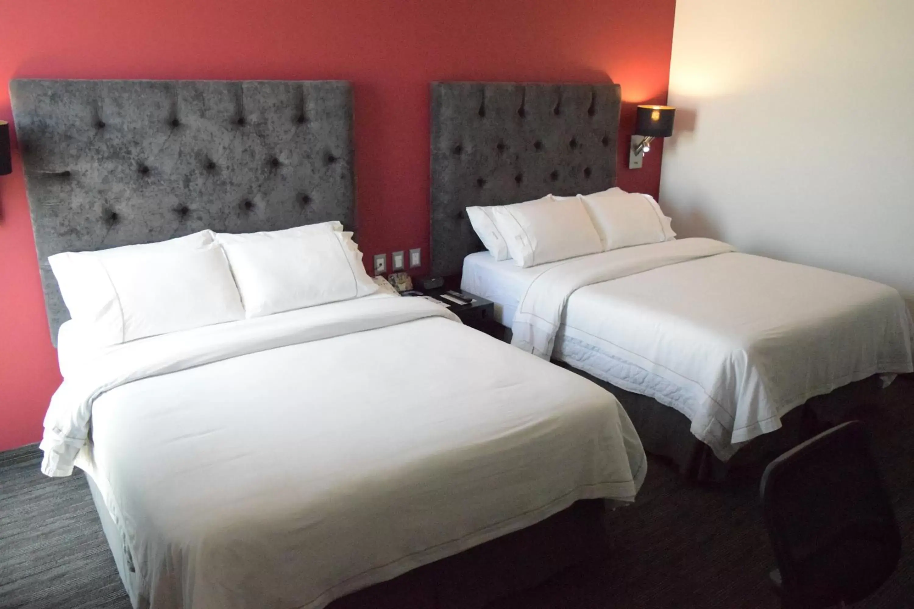 Photo of the whole room, Bed in Holiday Inn Express Toluca Galerias Metepec, an IHG Hotel