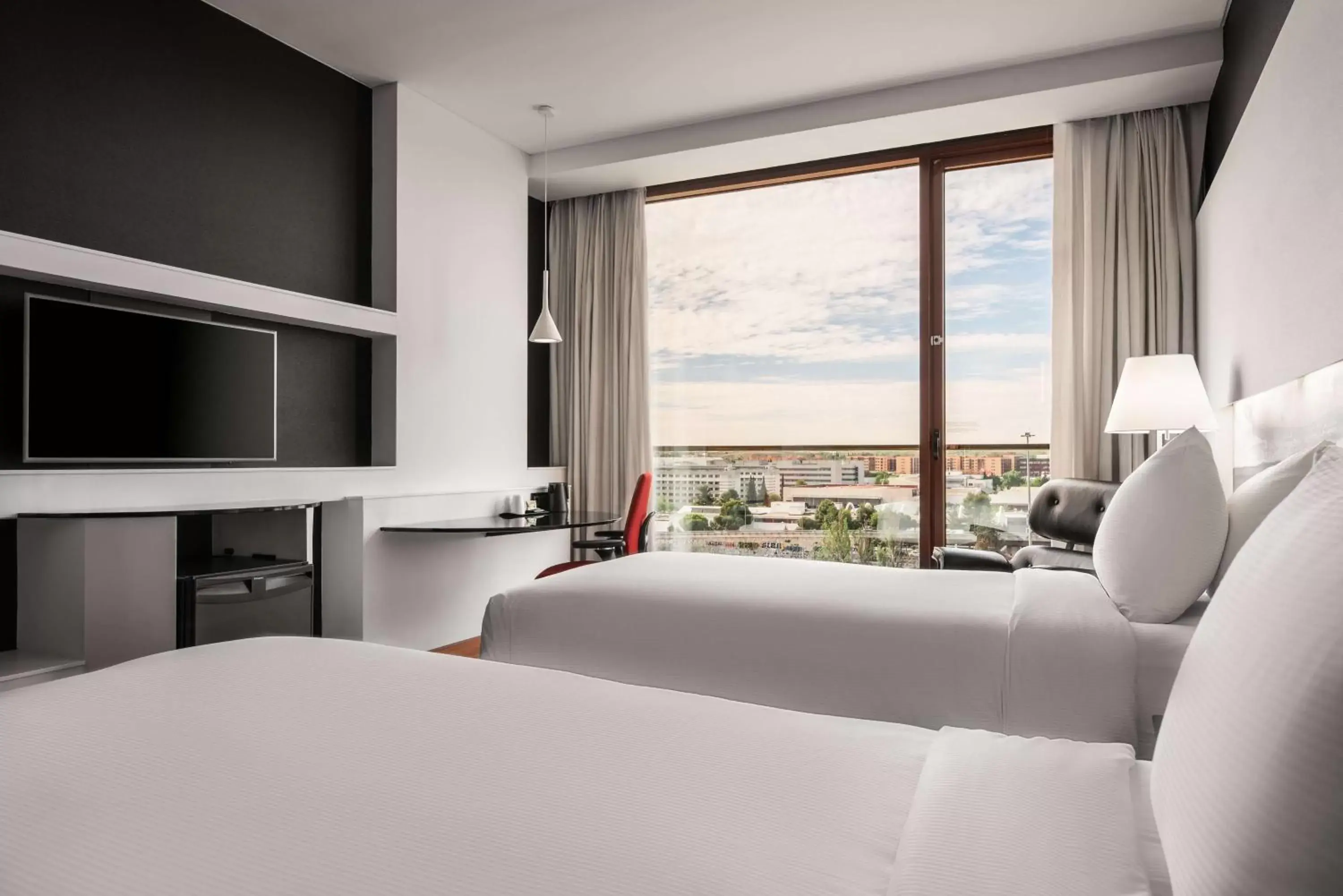 Bedroom in Hilton Madrid Airport