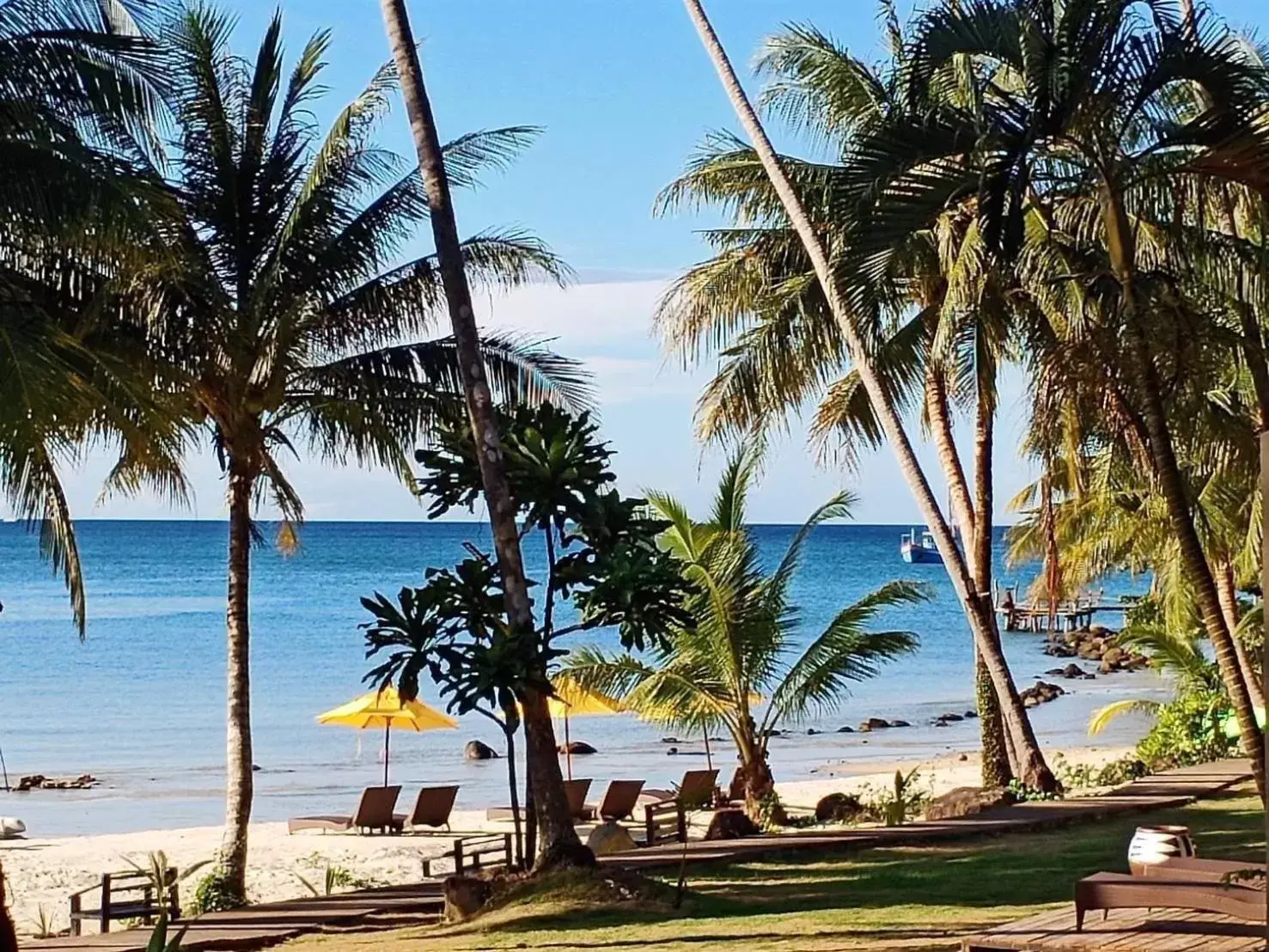 Beach in Tolani Resort Koh Kood