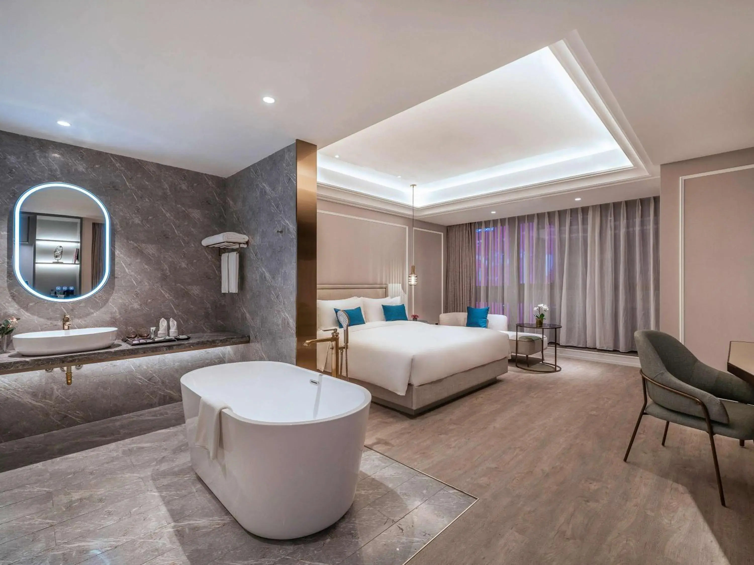 Photo of the whole room, Bathroom in Mercure Hangzhou Xixi Wetland