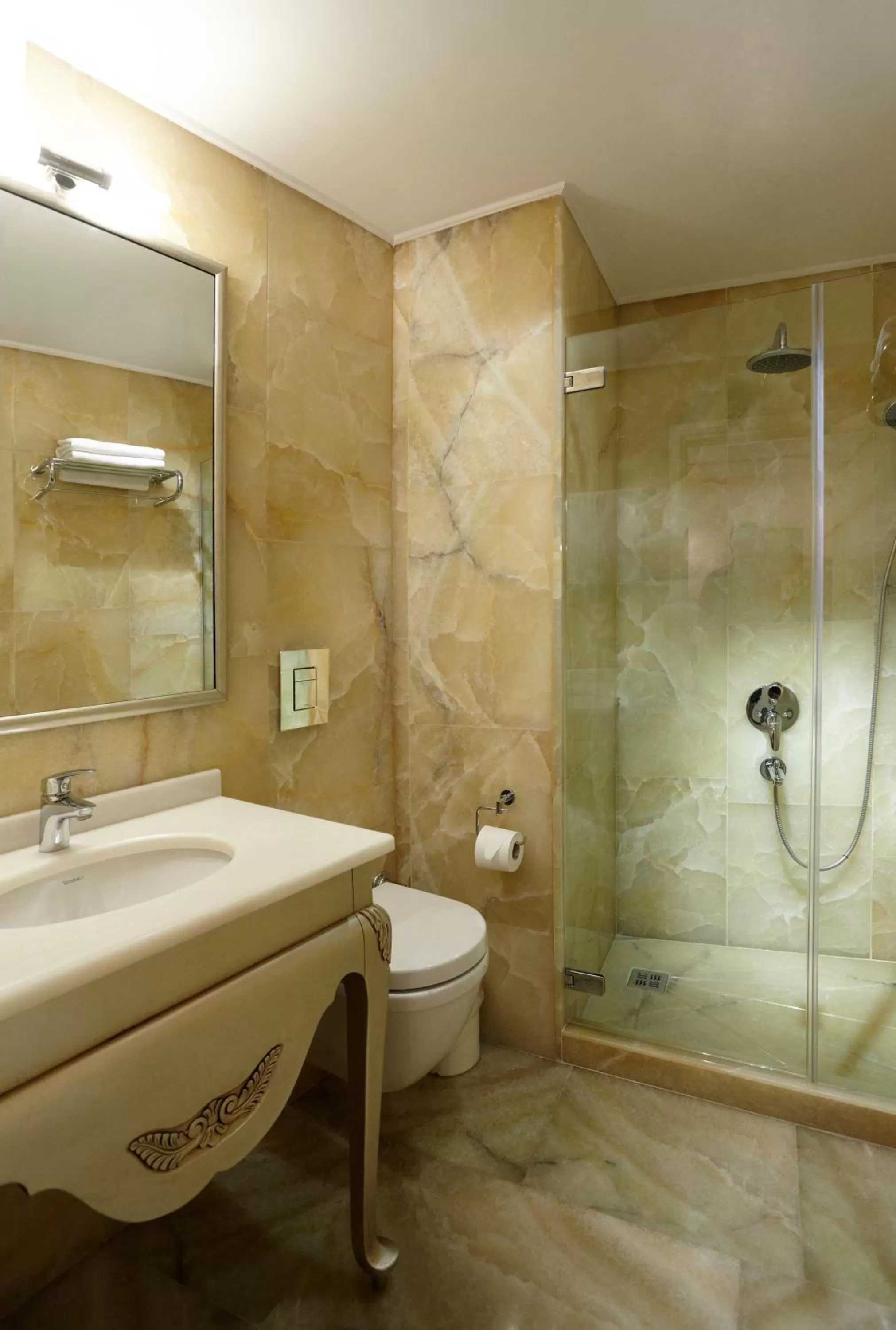 Bathroom in Valide Sultan Konagi