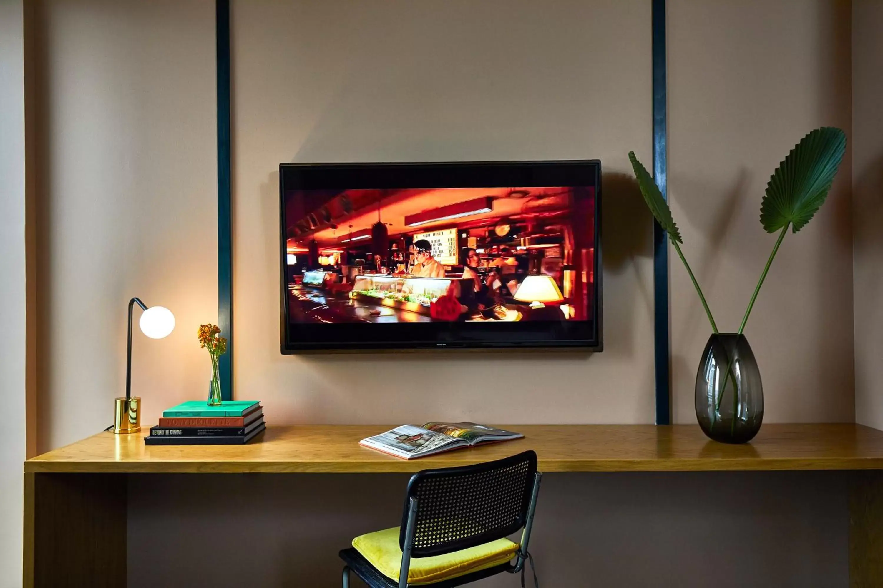 TV and multimedia, TV/Entertainment Center in Fairlane Hotel Nashville, by Oliver