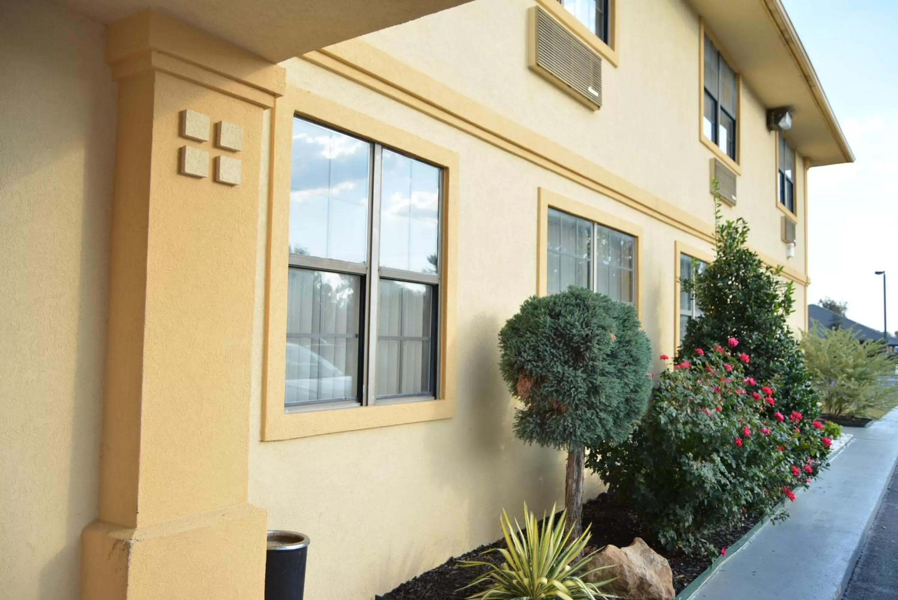 Facade/entrance in Super 8 by Wyndham Sulphur Facade/entrance in Super 8 by Wyndham Sulphur