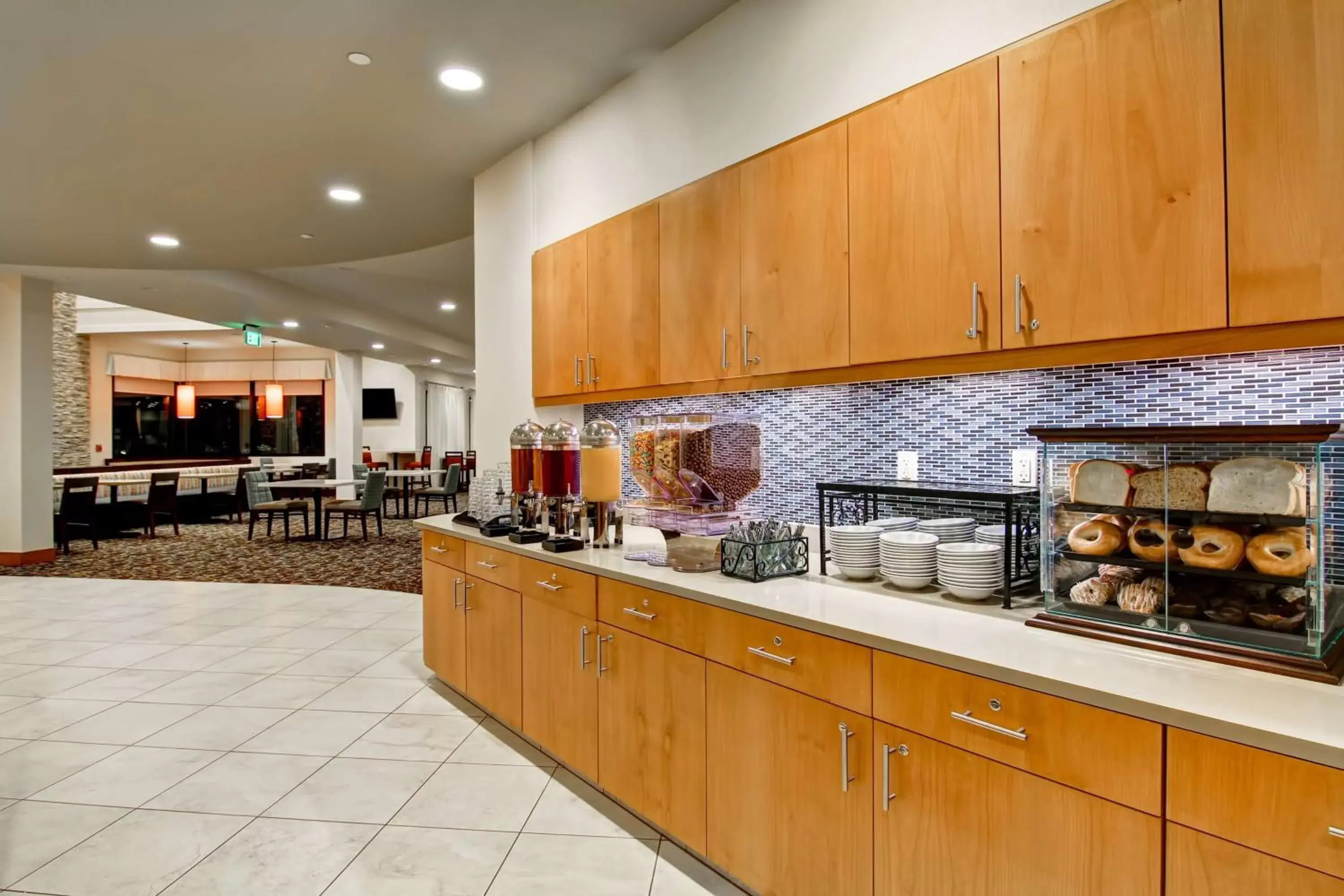 Dining area, Kitchen/Kitchenette in Homewood Suites by Hilton Seattle-Issaquah