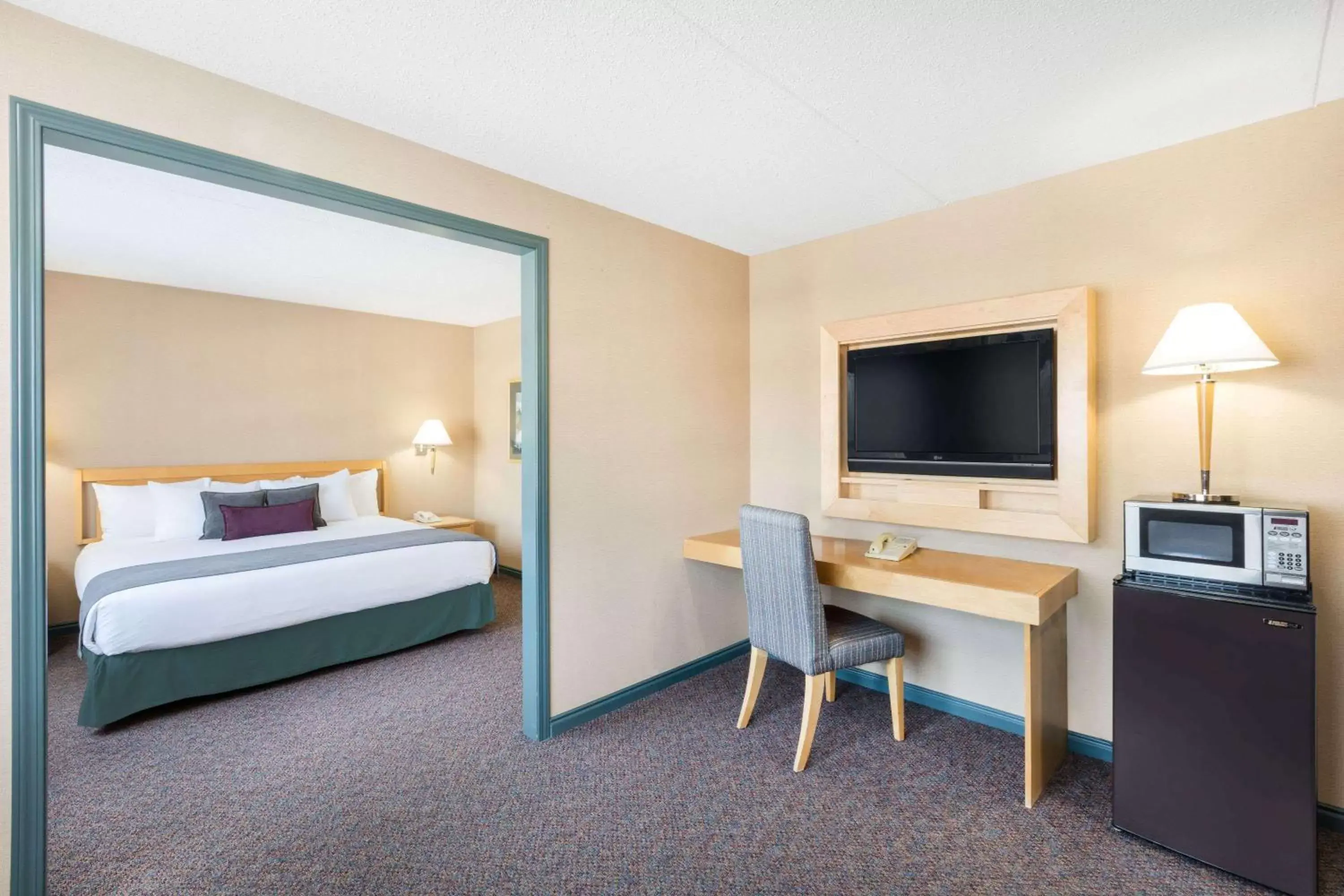 Photo of the whole room, Bed in Ramada Plaza by Wyndham Prince George