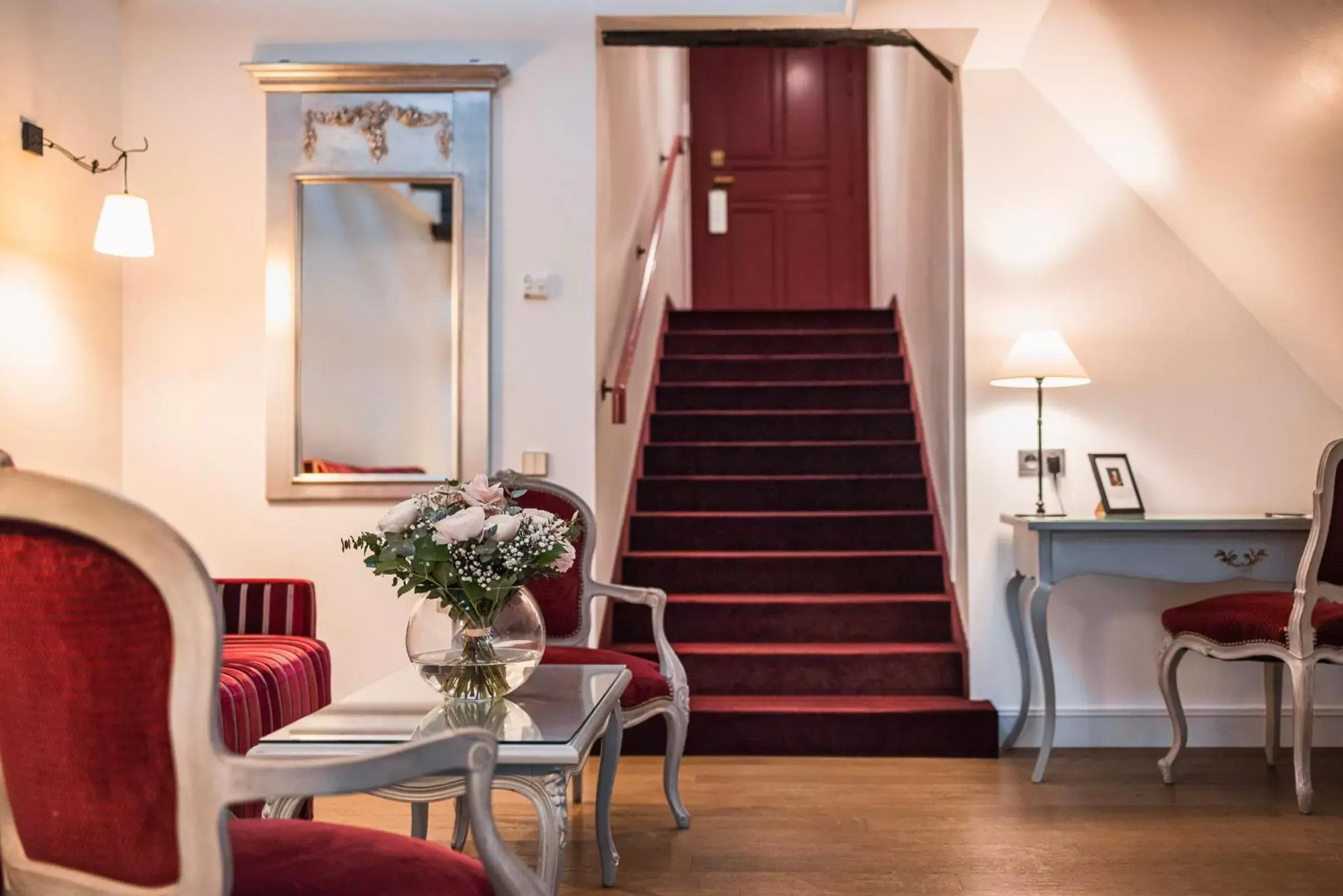 Seating area, Lobby/Reception in Hotel Cour du Corbeau Strasbourg - MGallery