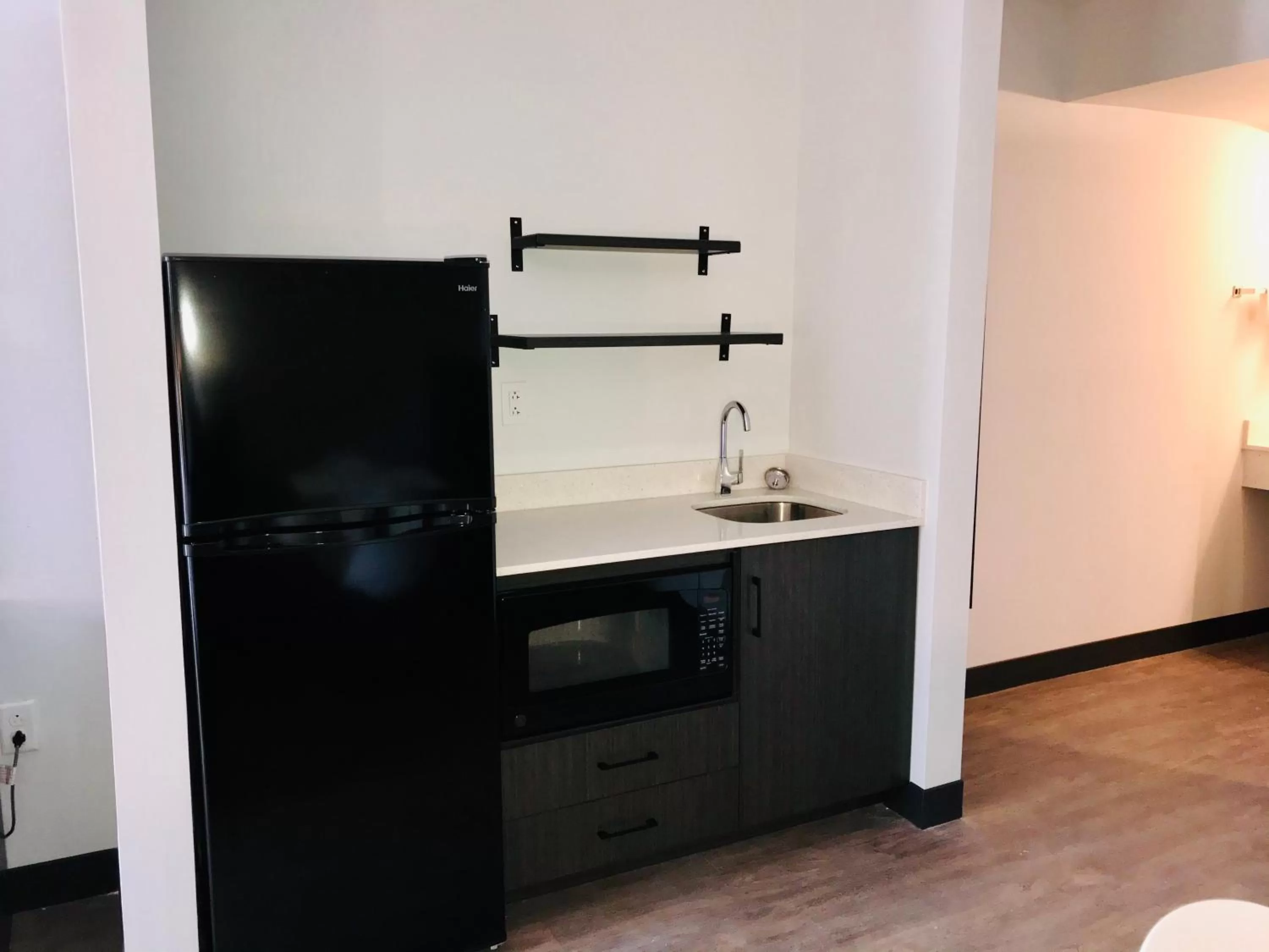 Kitchen/Kitchenette in Studio 6 Dublin, Ga