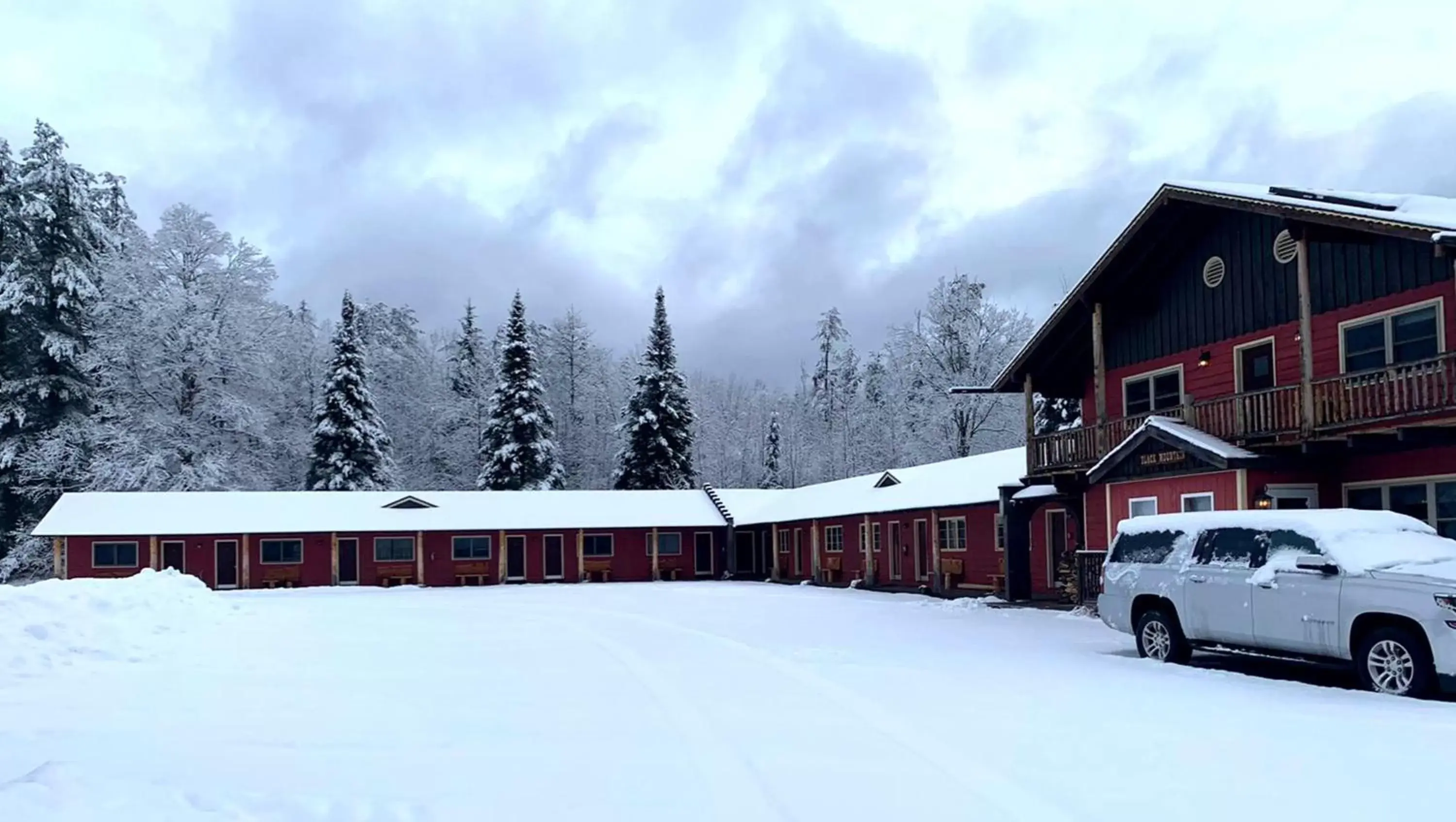 Property building, Winter in North Creek Lodge at Gore Mountain