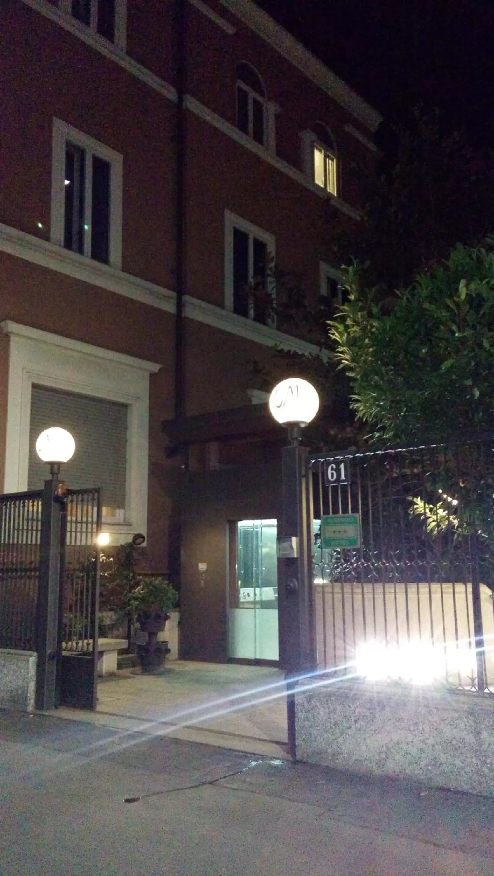 Facade/entrance, Property Building in Hotel Metrò