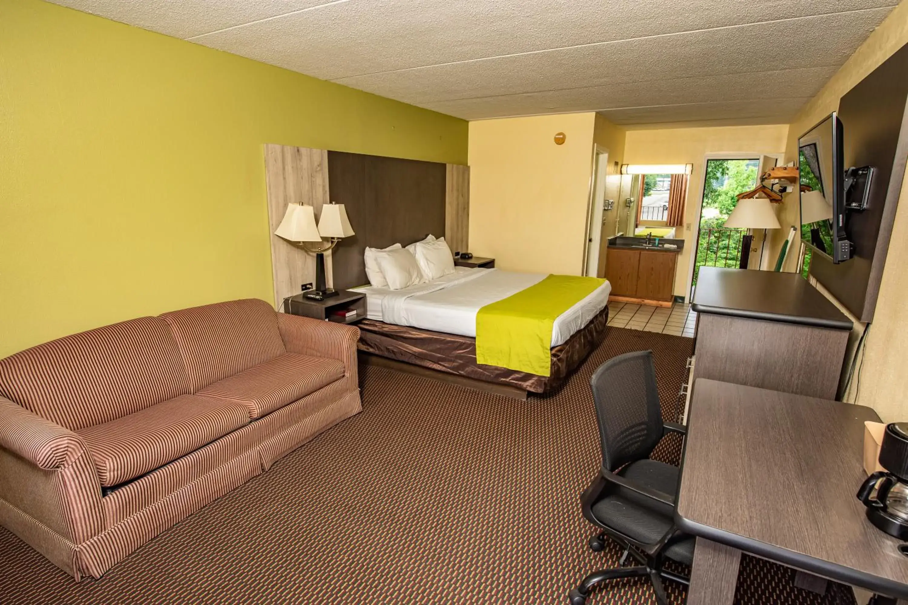 Bed in River Place Inn Bed in River Place Inn