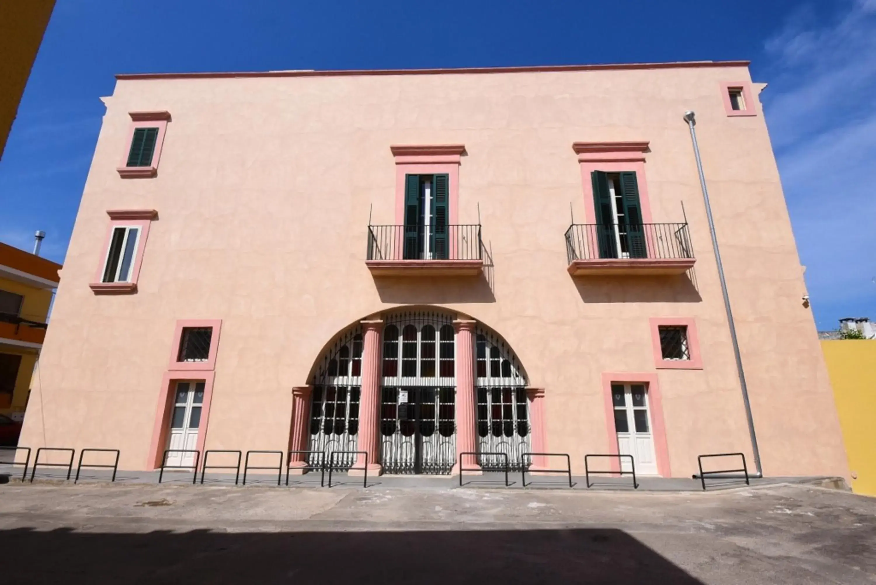 Property building, Facade/Entrance in Palazzo Castriota Scanderberg