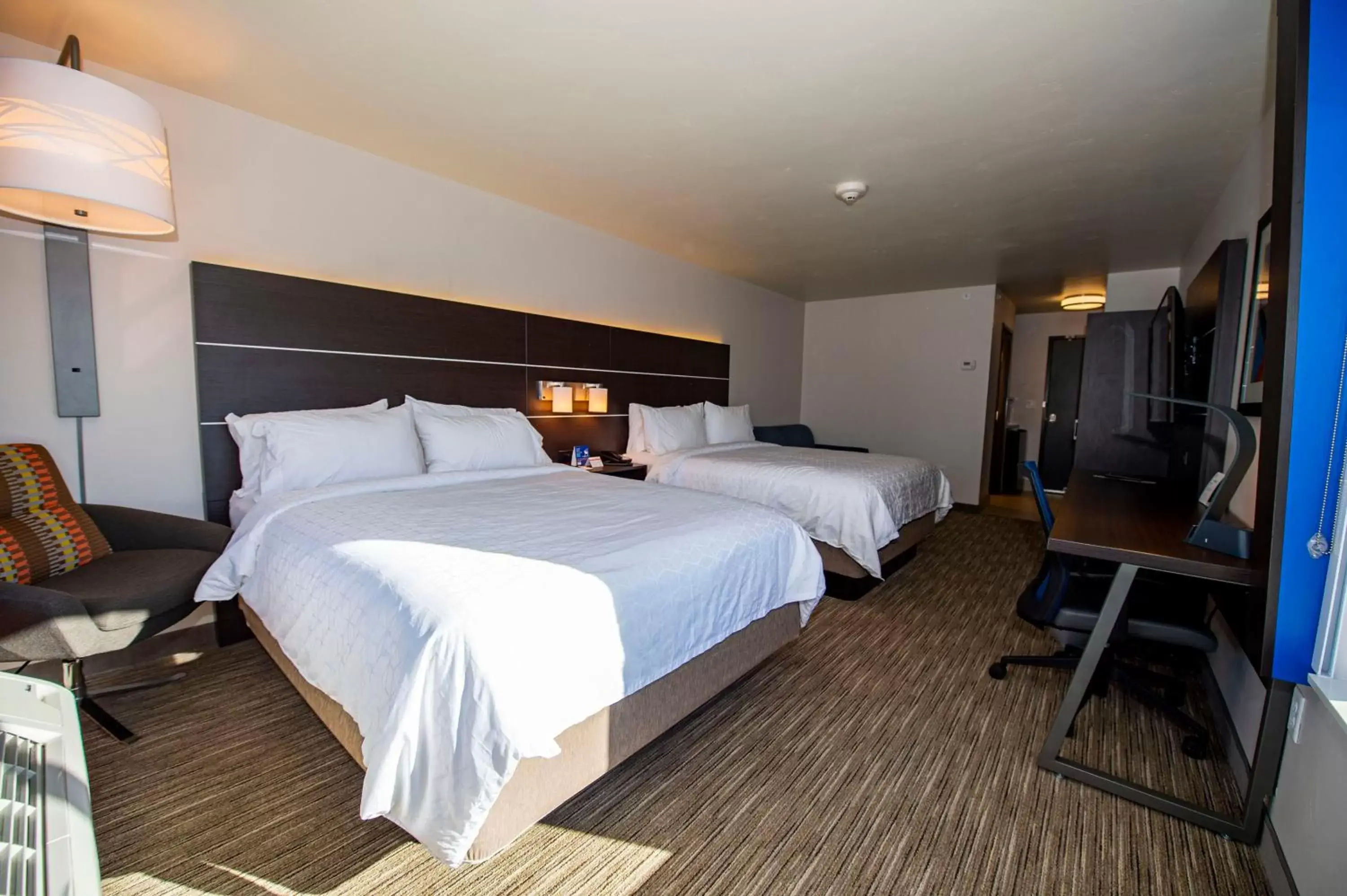 Bed in Holiday Inn Express & Suites - Colorado Springs AFA Northgate, an IHG Hotel