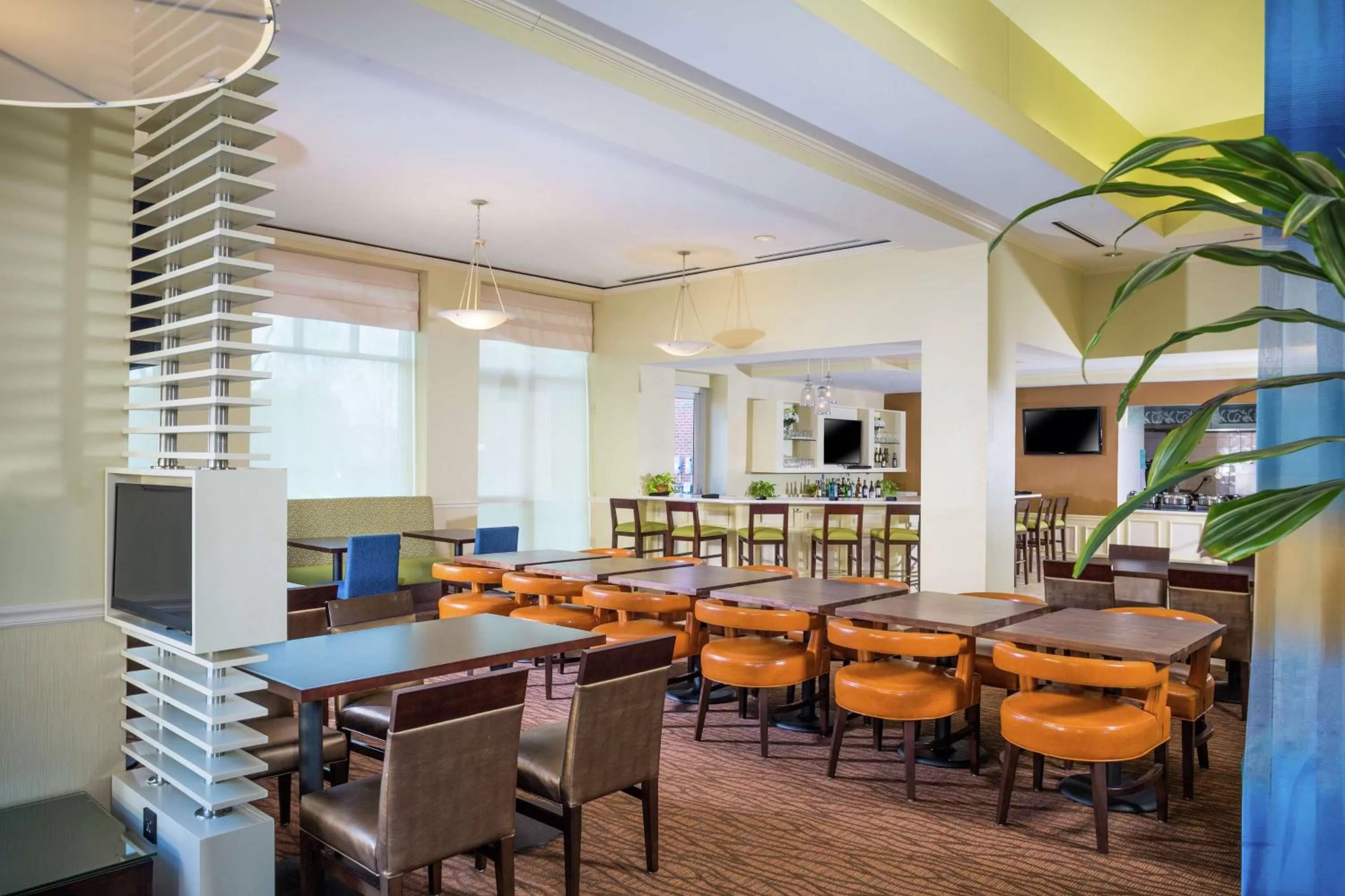Restaurant/places to eat in Hilton Garden Inn Richmond Innsbrook