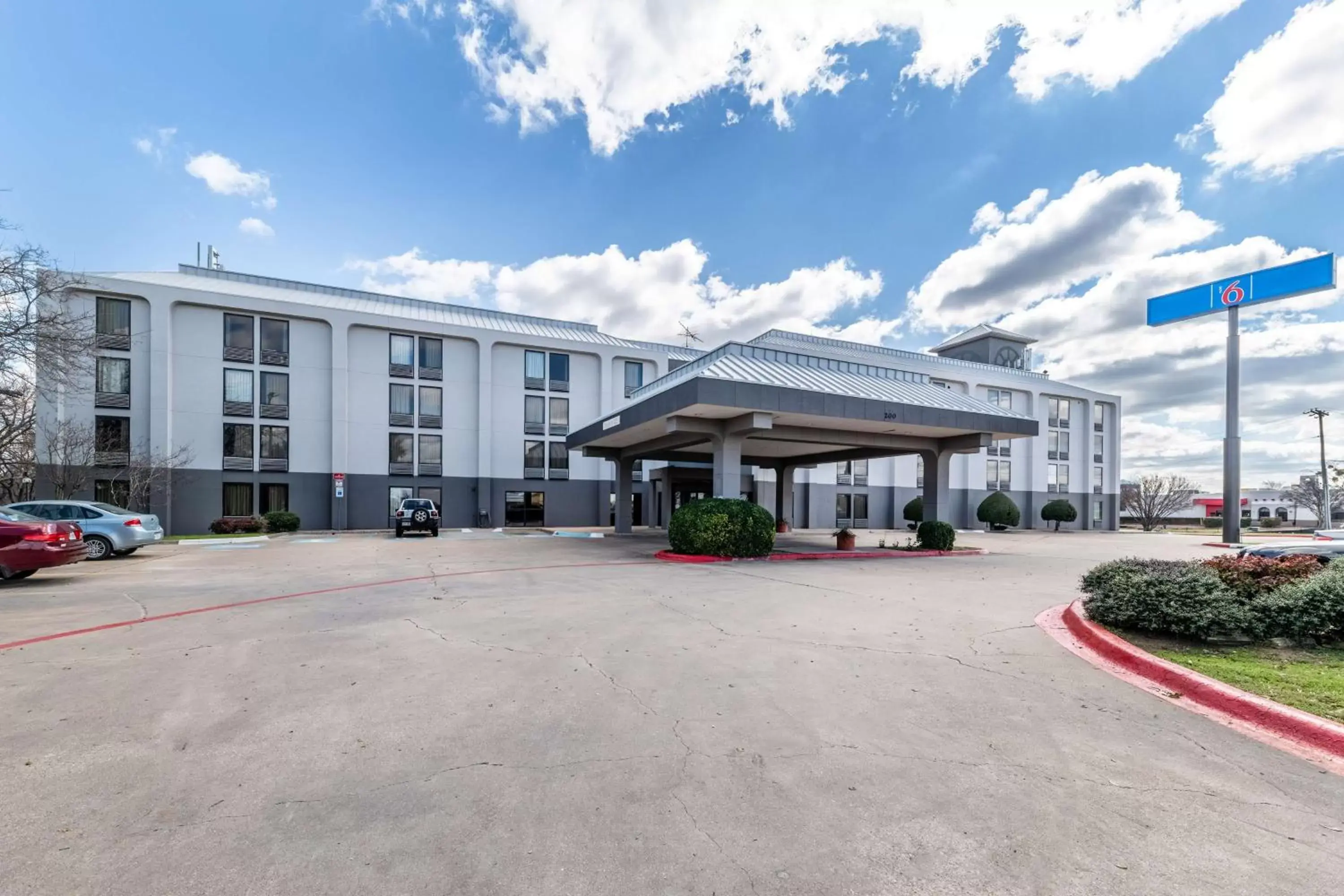 Property Building in Motel 6-Lewisville, TX - Medical City