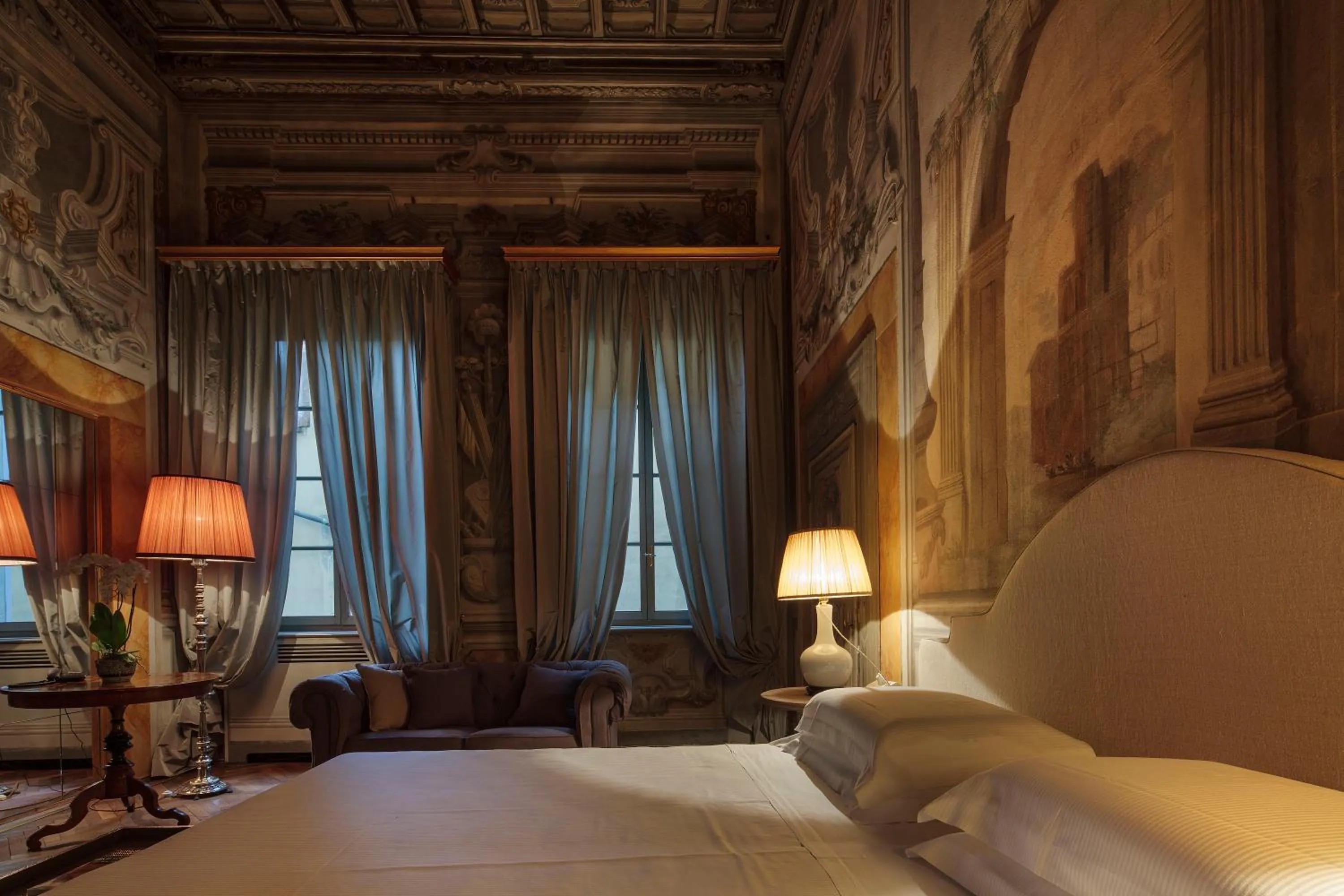 TV and multimedia, Bed in Al Palazzo del Marchese di Camugliano Residenza d'Epoca