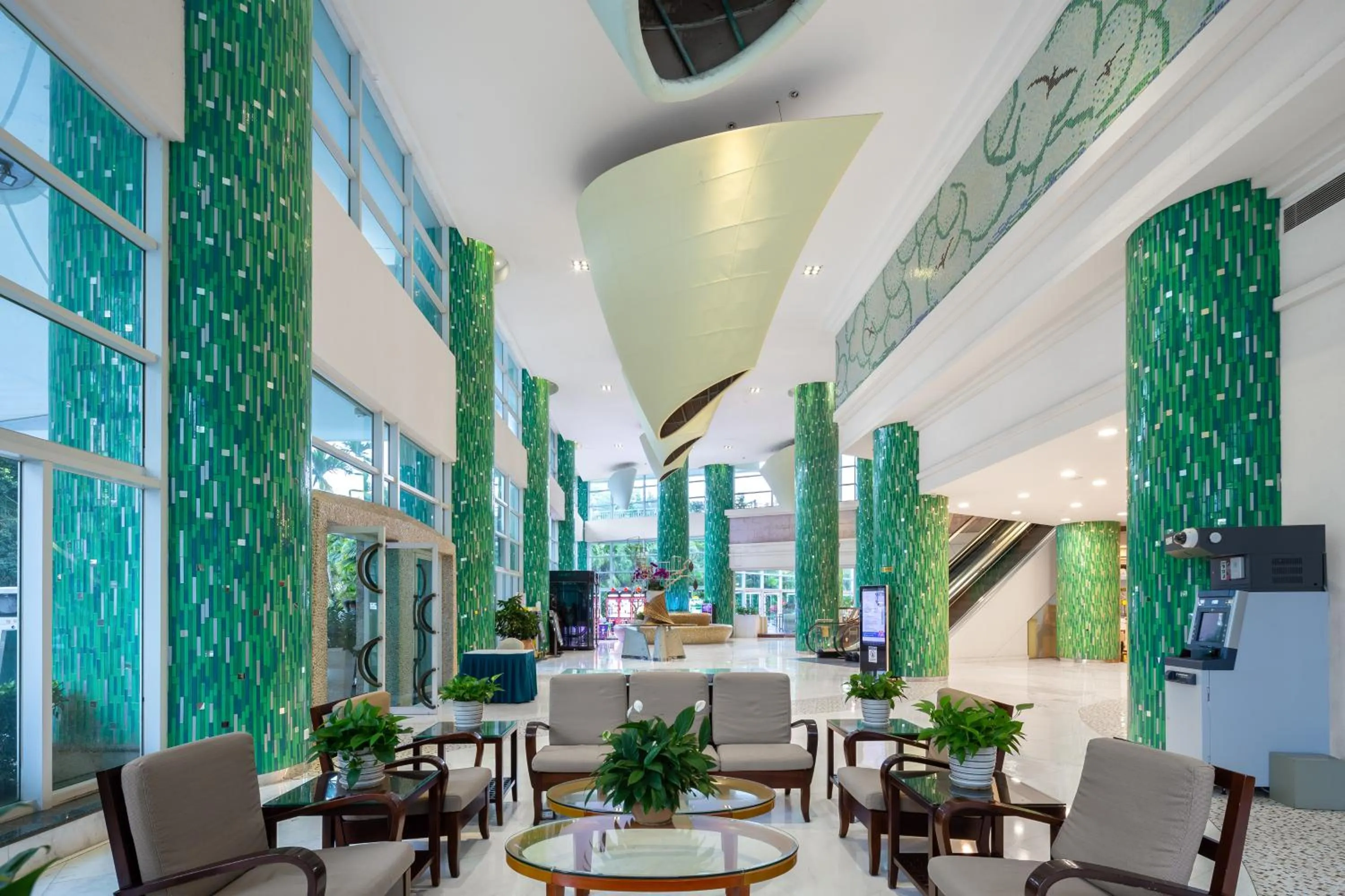 Lobby or reception, Restaurant/Places to Eat in Sunshine Resort Intime Sanya
