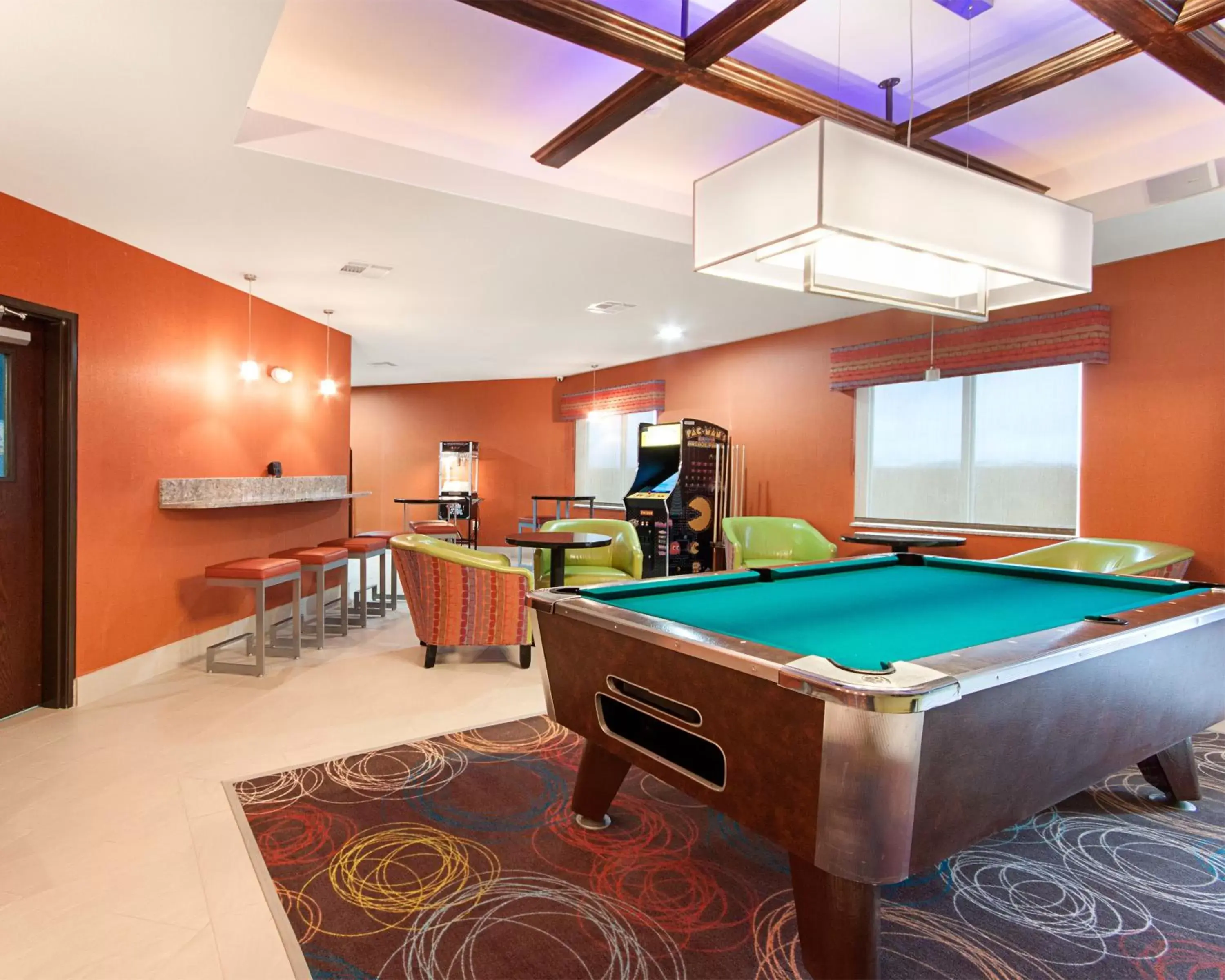 Communal lounge/ TV room, Billiards in MainStay Suites Hobbs