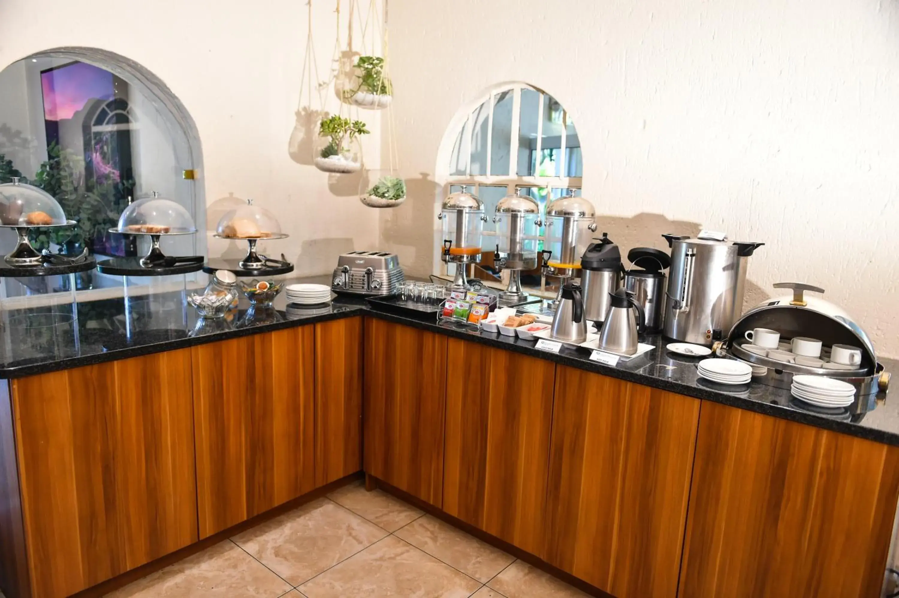 Restaurant/places to eat in CedarWoods of Sandton Restaurant/places to eat in CedarWoods of Sandton