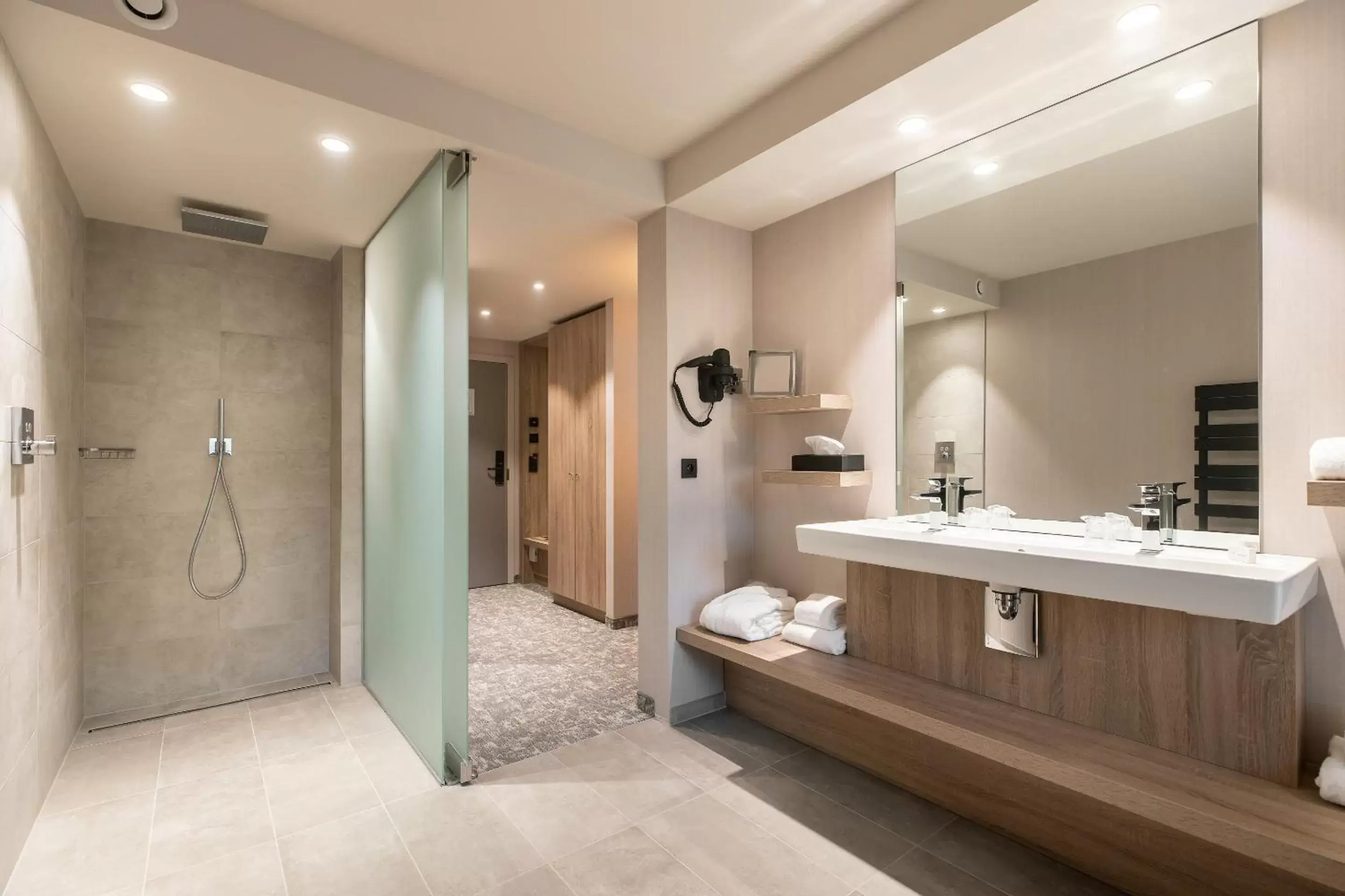 Bathroom in Hotel Restaurant Van Der Valk Nivelles-Sud