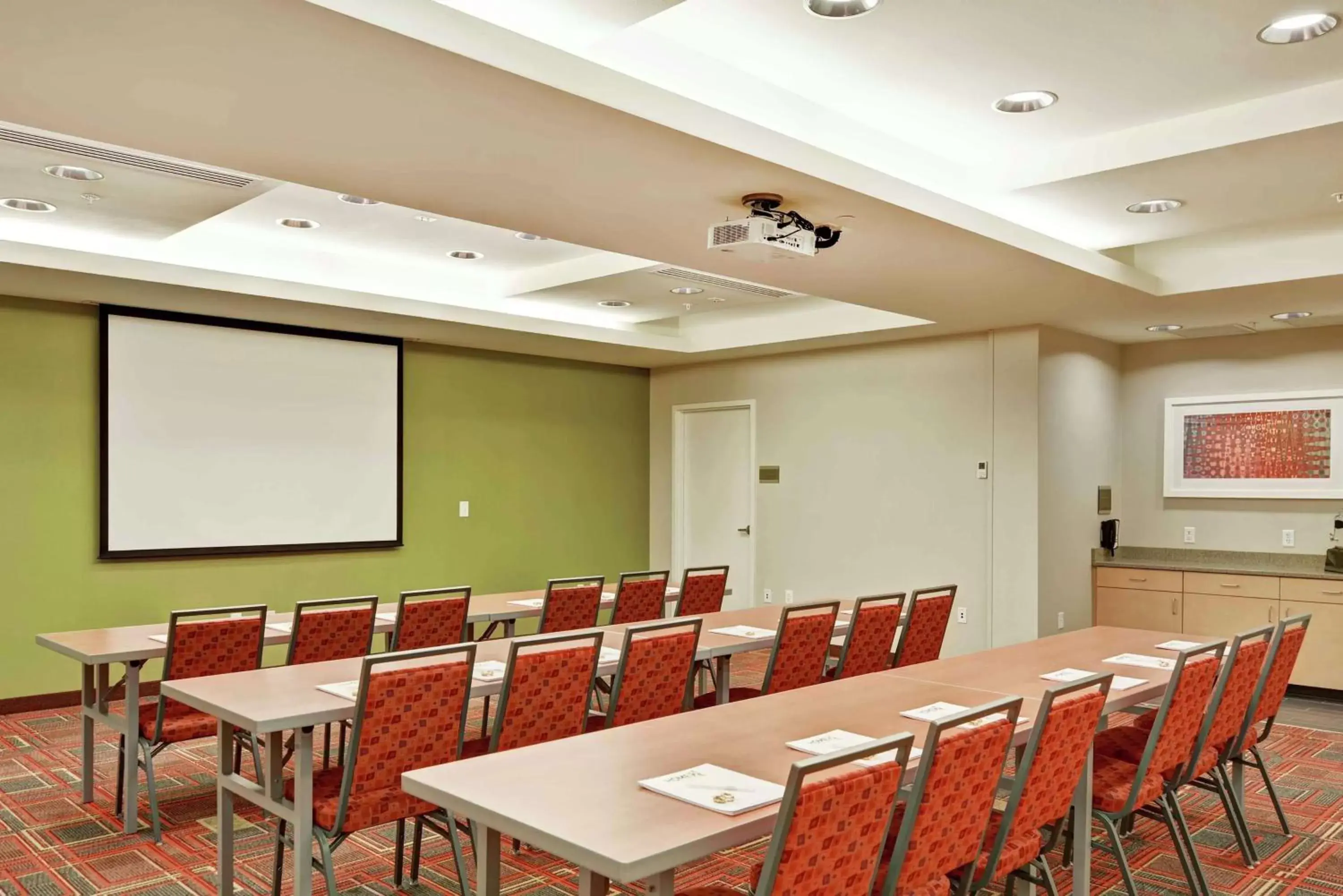 Meeting/conference room in Home2 Suites by Hilton Idaho Falls