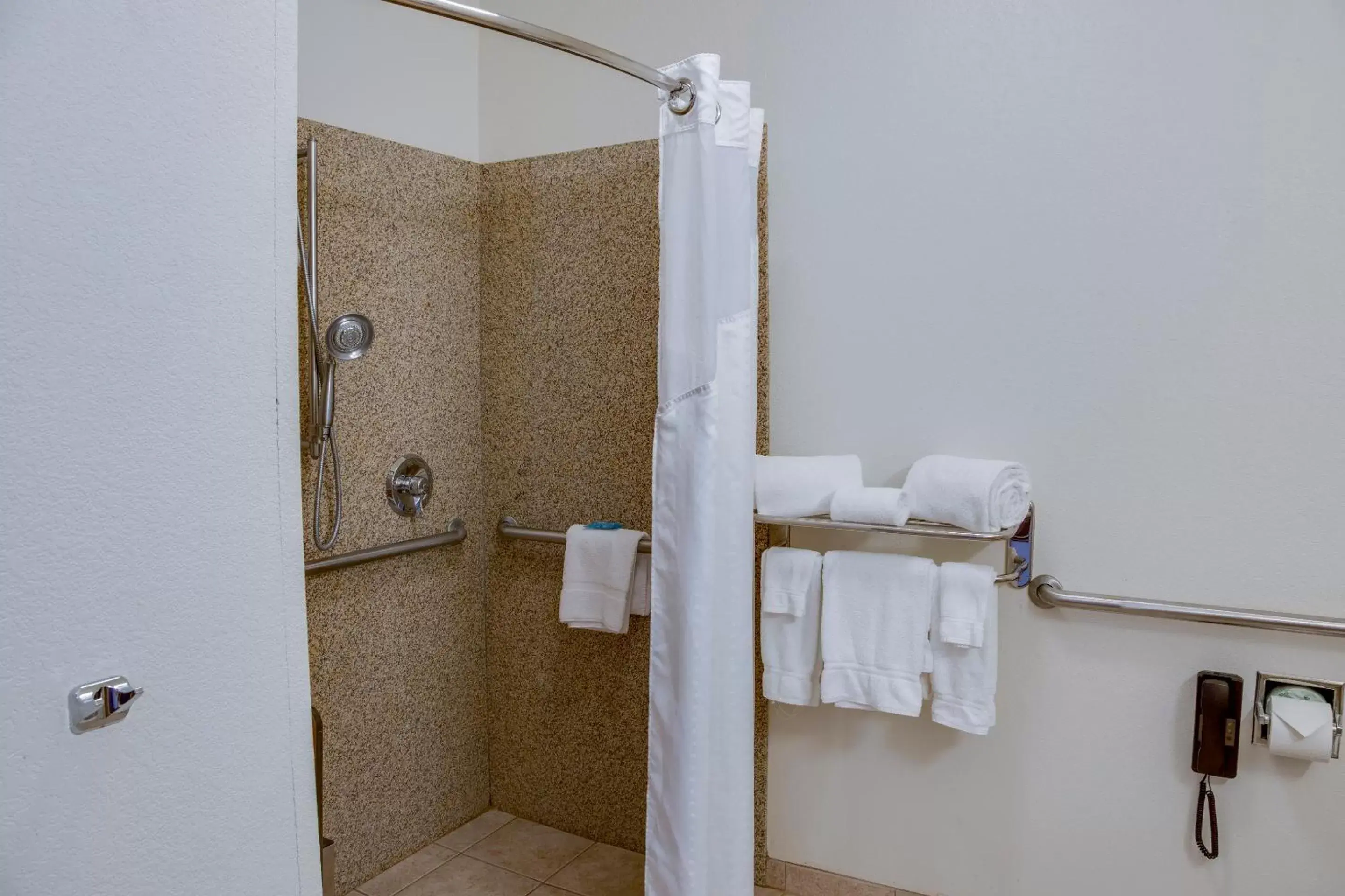 Shower, Bathroom in Holiday Inn Express & Suites Jacksonville, an IHG Hotel