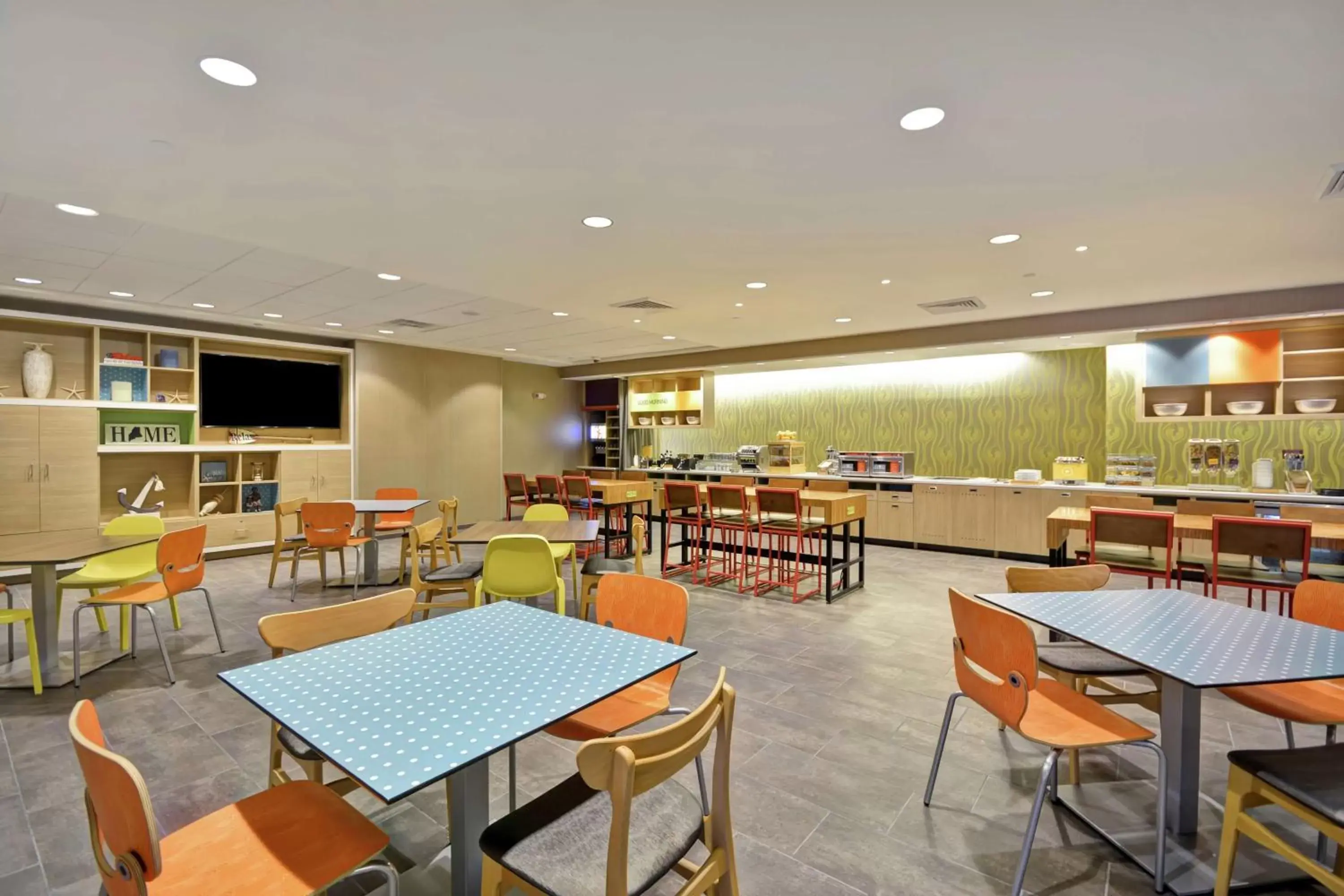 Dining area, Restaurant/Places to Eat in Home2 Suites By Hilton Portland Airport