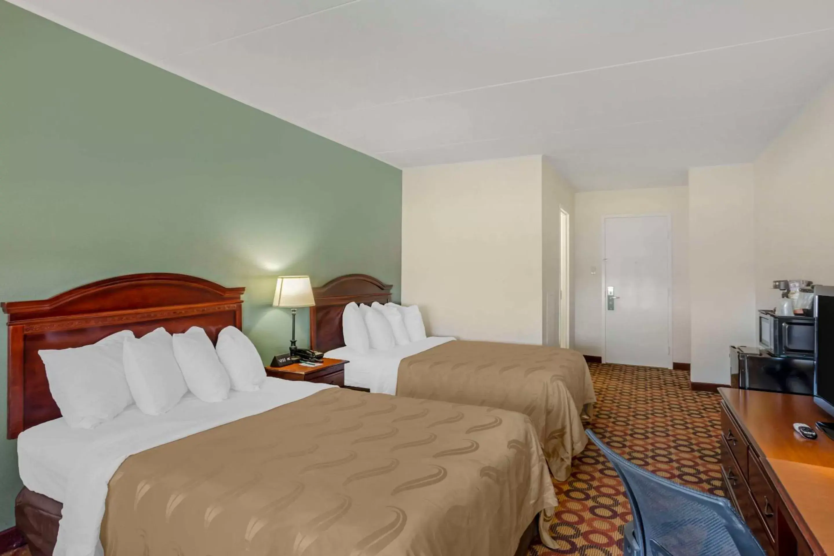 Bedroom, Bed in Quality Inn Riverview Enola-Harrisburg
